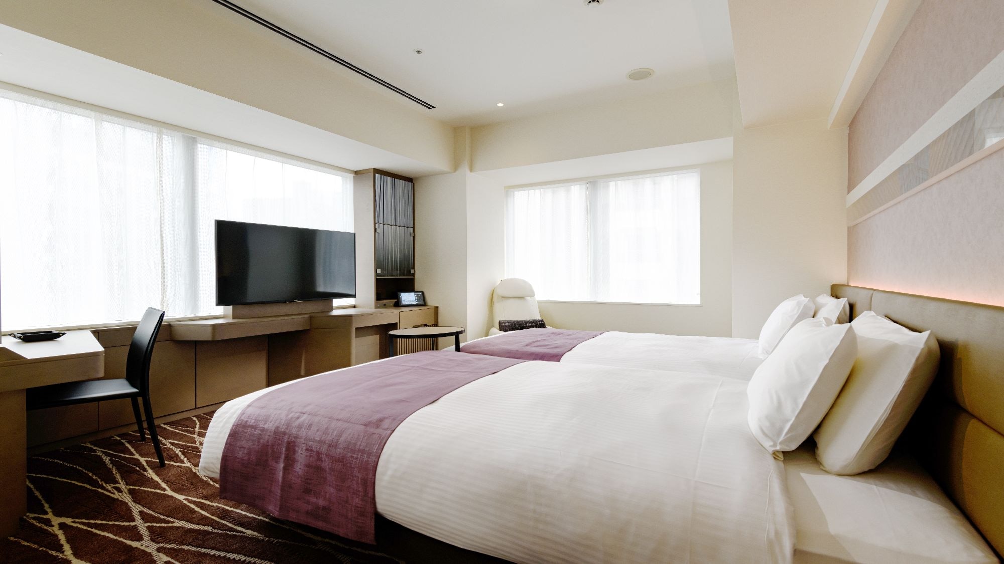 Corner twin room (example)