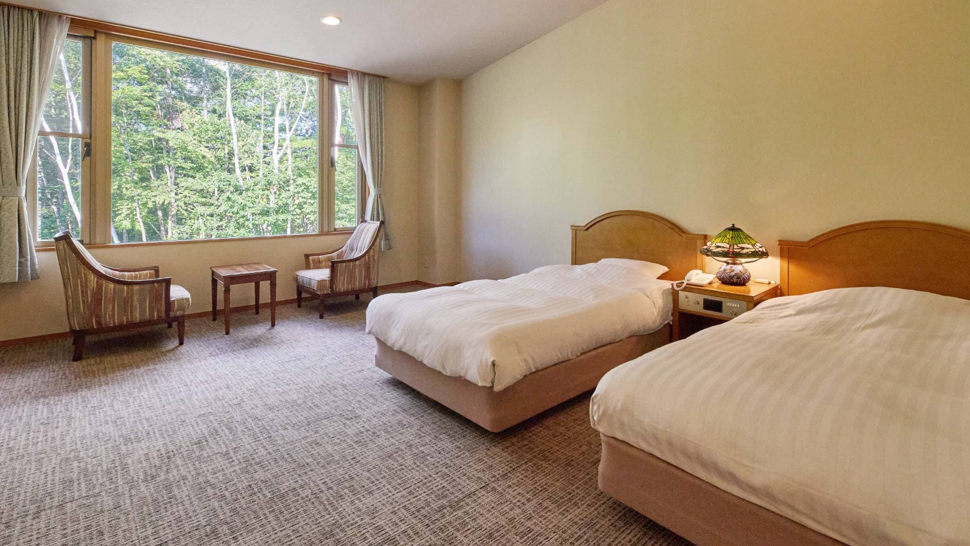 - [Kimorebi Western-style room, non-smoking] Enjoy a wonderful time with your family and friends in a spacious space.