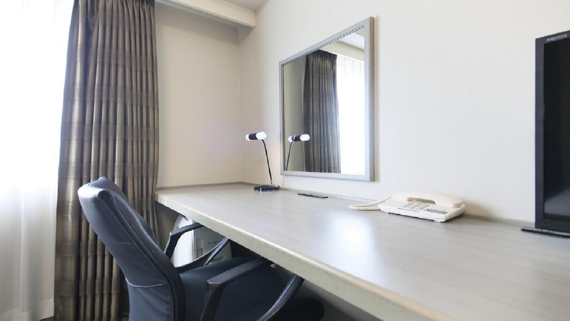 [Moderate Double Room] Desk