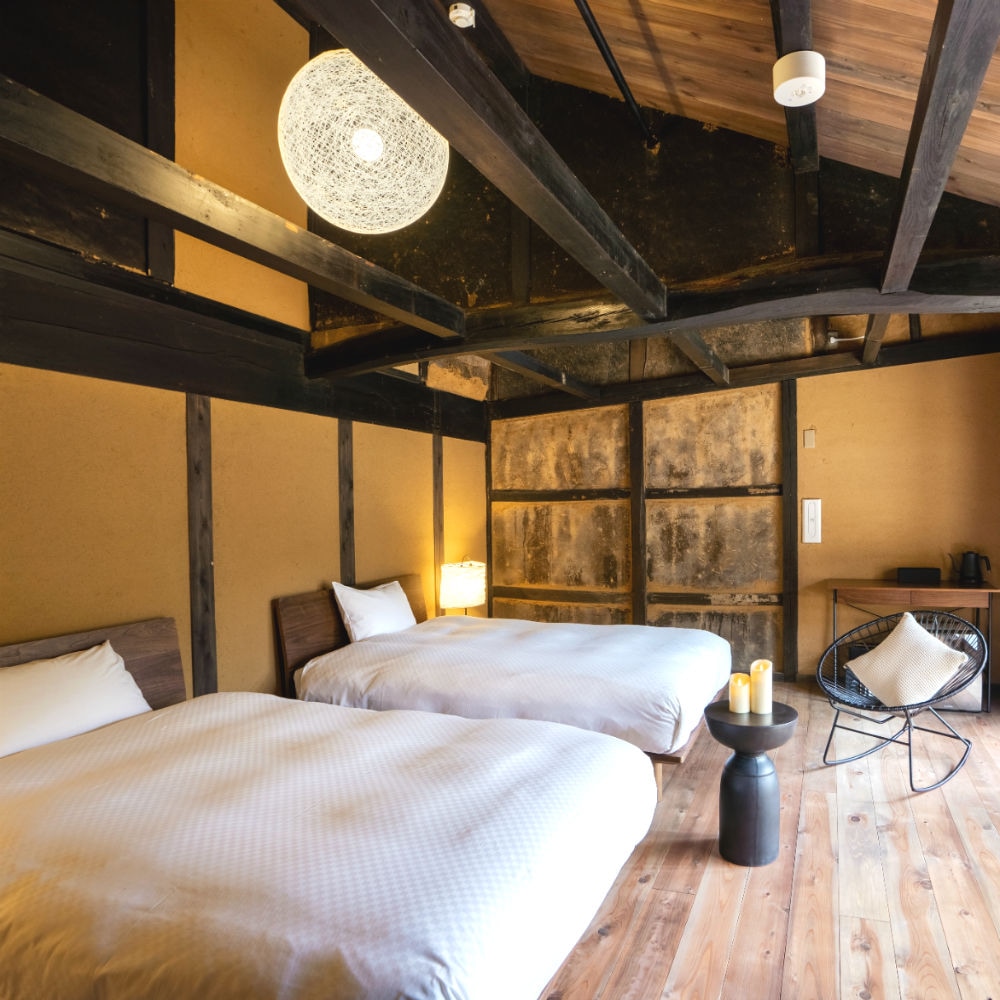 [Fuji 302] A relaxing bedroom overlooking the courtyard.
