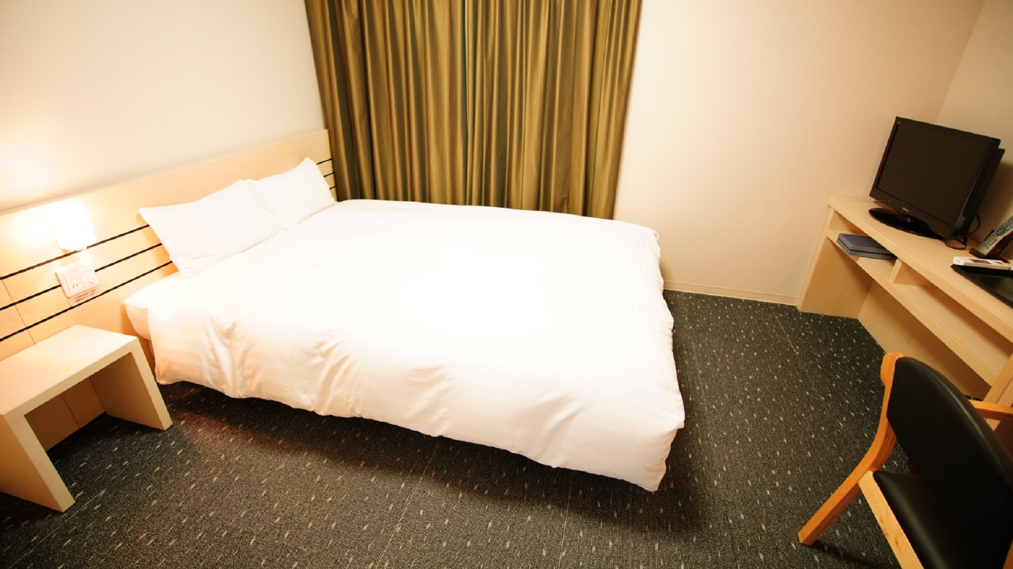 ◆ Double room 18.0㎡ Bed size: 140cm & times; 195cm