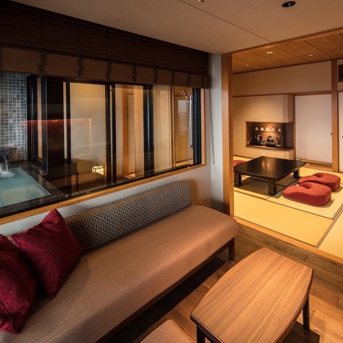[Bangunan timur, 10 tikar tatami dengan pemandian air panas (56㎡), kamar bergaya Jepang kelas atas dengan ruang tamu] dengan teras