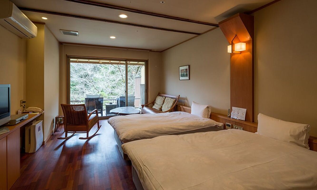 [Yamabuki Room 134] Rock open-air bath + Japanese and Western room + garden terrace 2