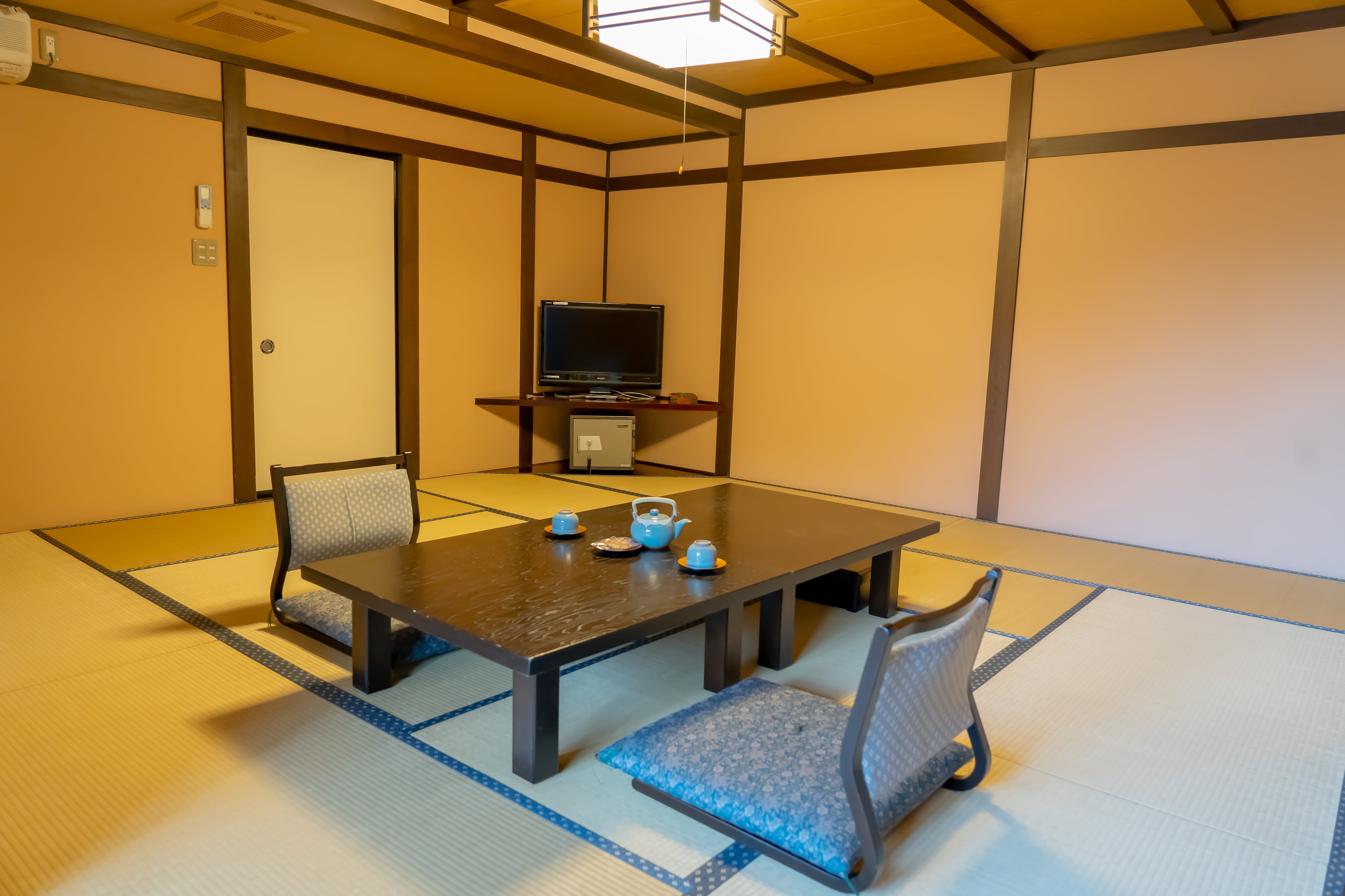 The best value Japanese-style room (8 tatami mats)