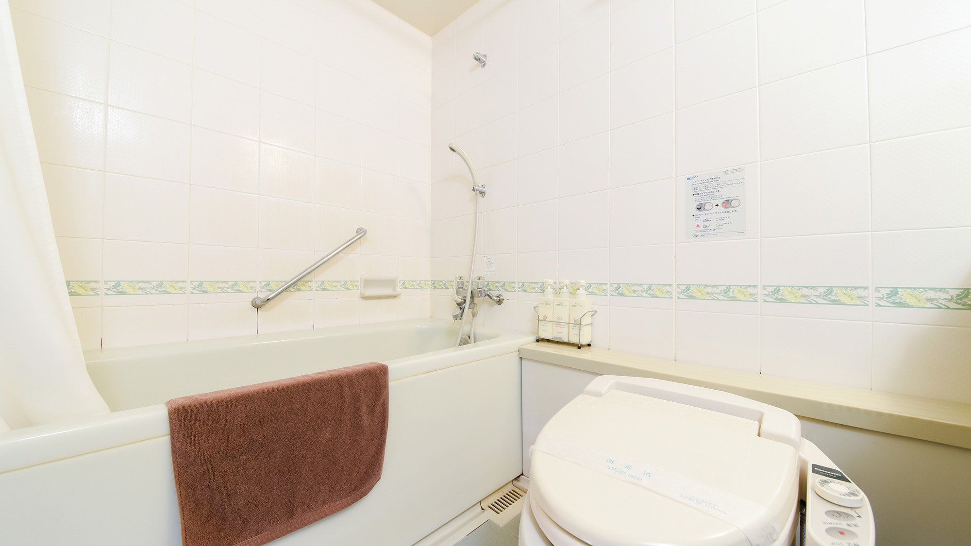 *＜Oceanfront＞Guest room bathroom