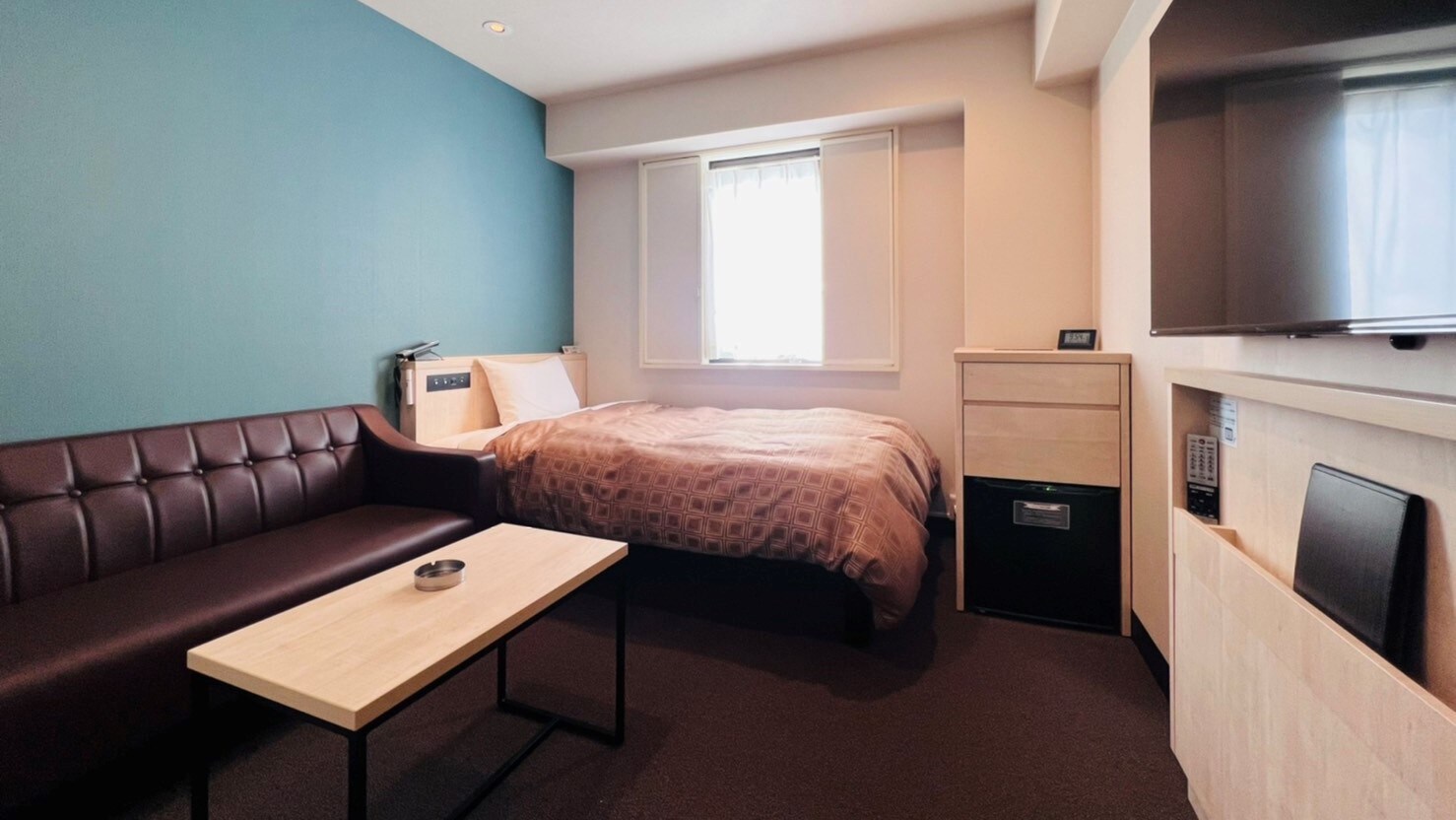 Pembaruan Merokok semi-double (Kamar 1517)