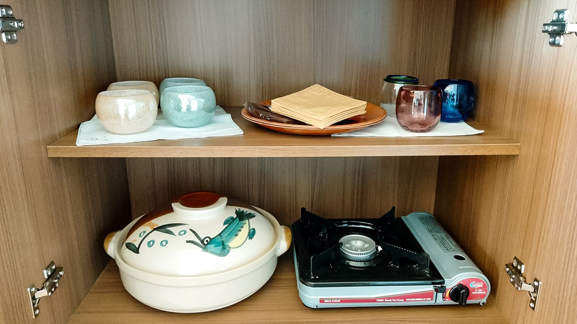 ・不只餐具，還有鍋子和爐灶，煮飯很方便♪（B棟）