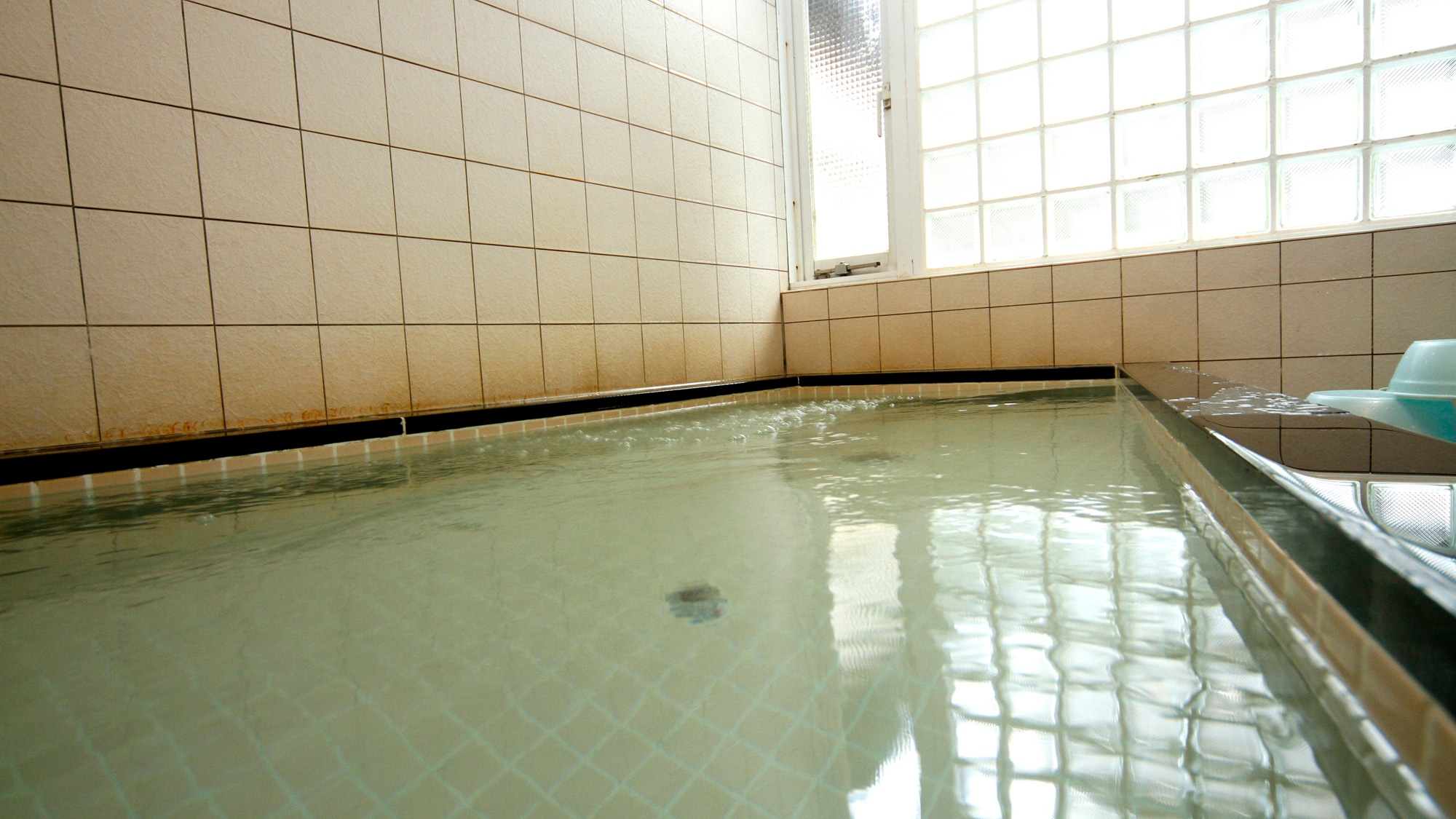 Relax in the mineral-rich water and relieve your everyday fatigue.