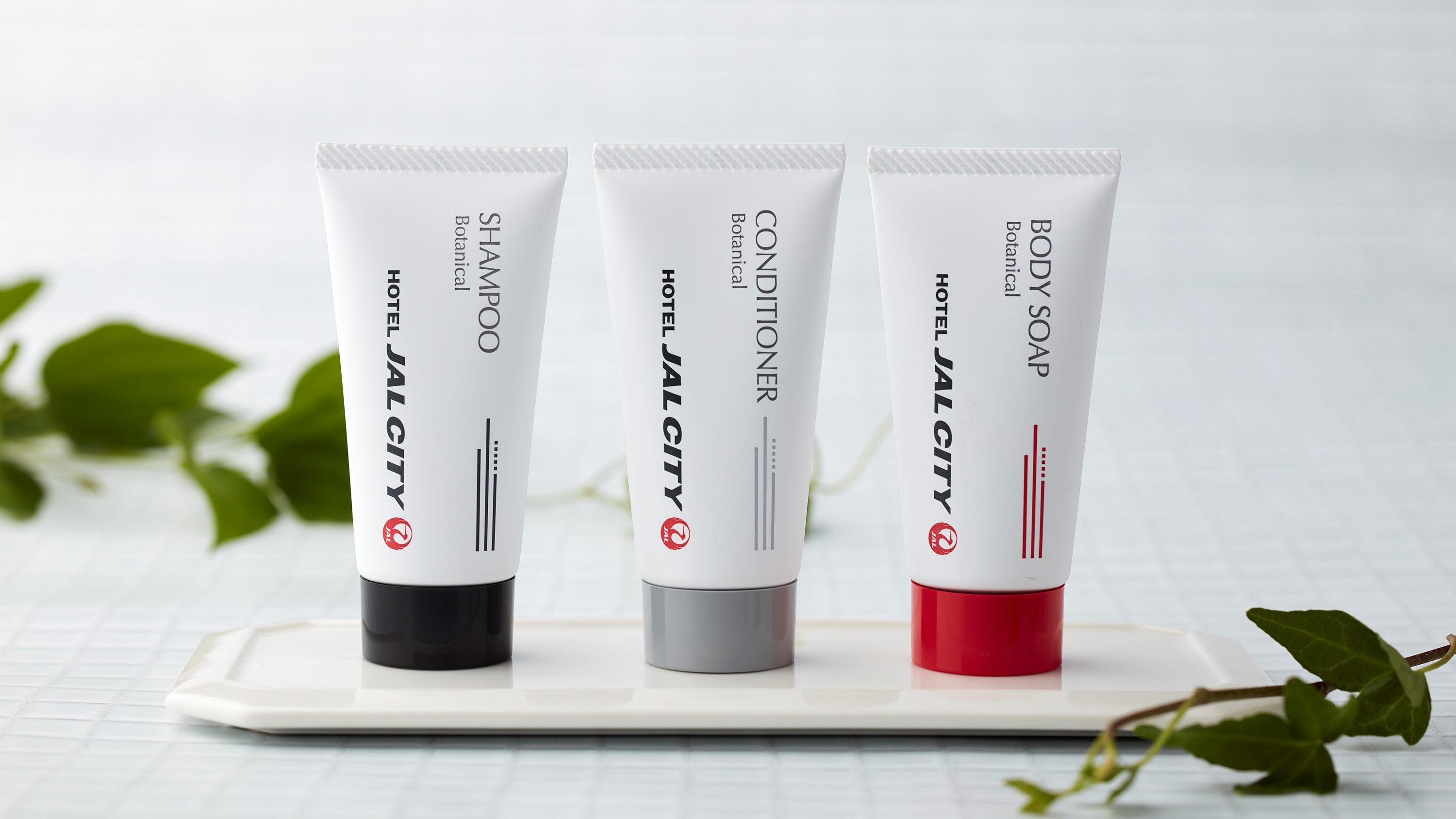 100% fasilitas botani yang berasal dari tumbuhan yang lembut untuk rambut dan kulit