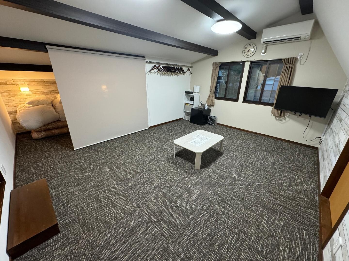 Western-style room (12 tatami mats)