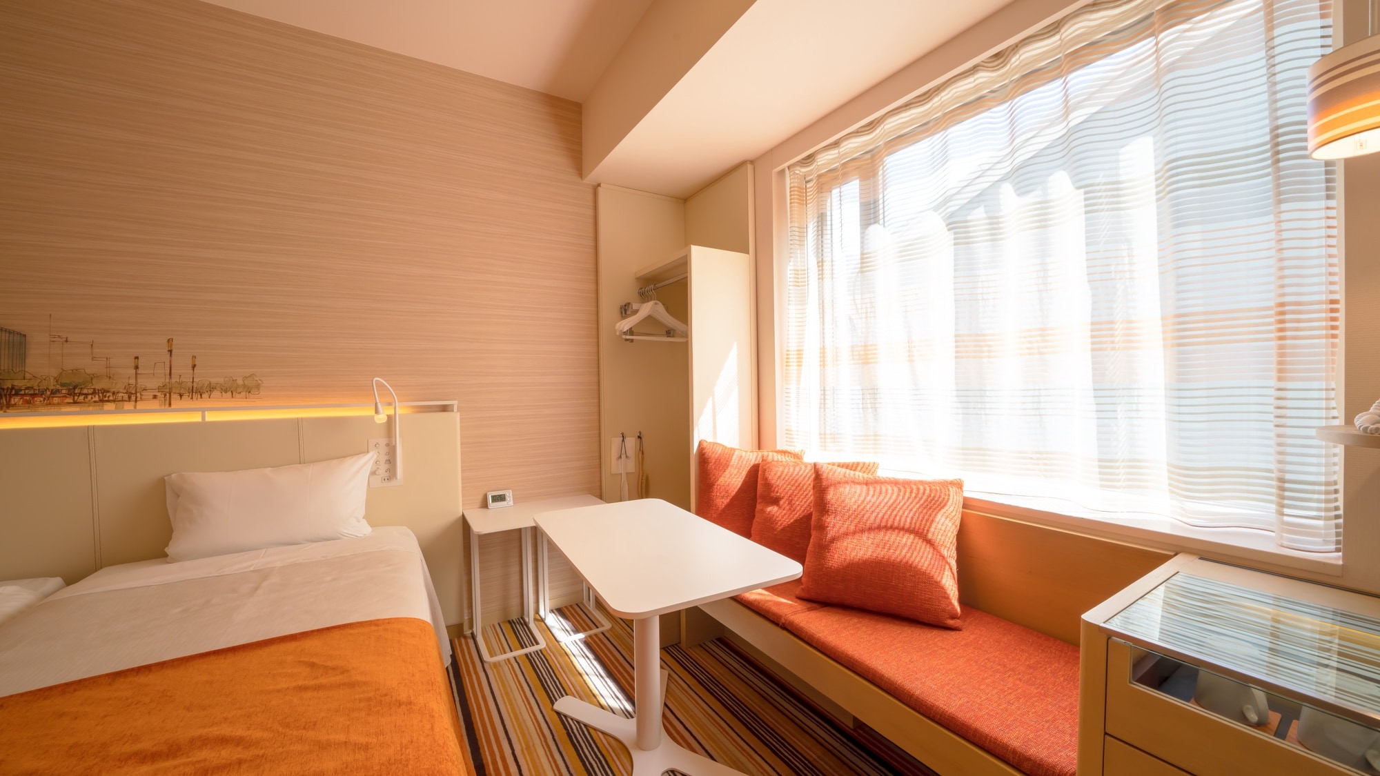 T Building - Triple Room (Fresh Orange)