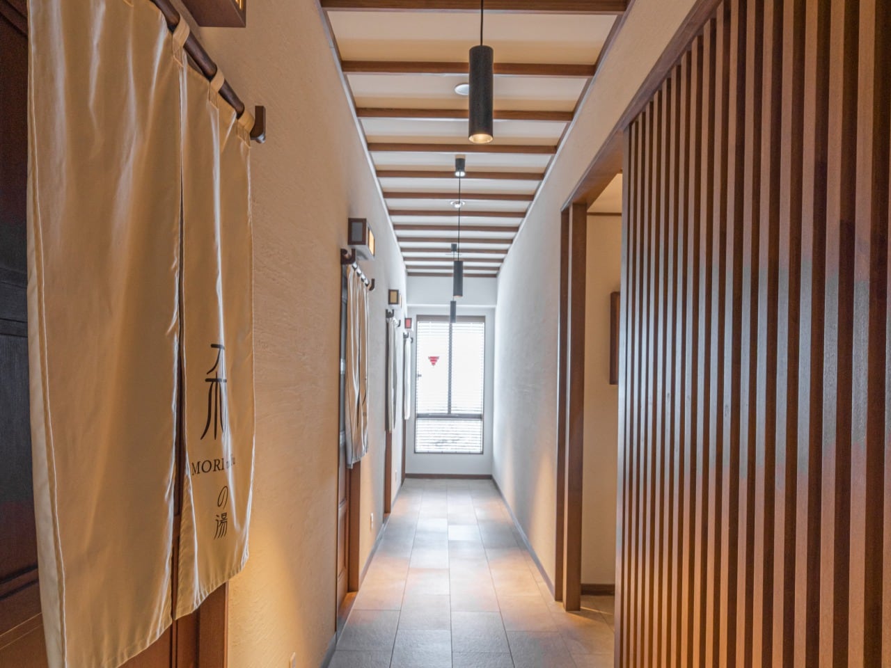 [Private bath] You can enjoy two types of hot springs: "Yubata Source" and "Bandaiko Source."