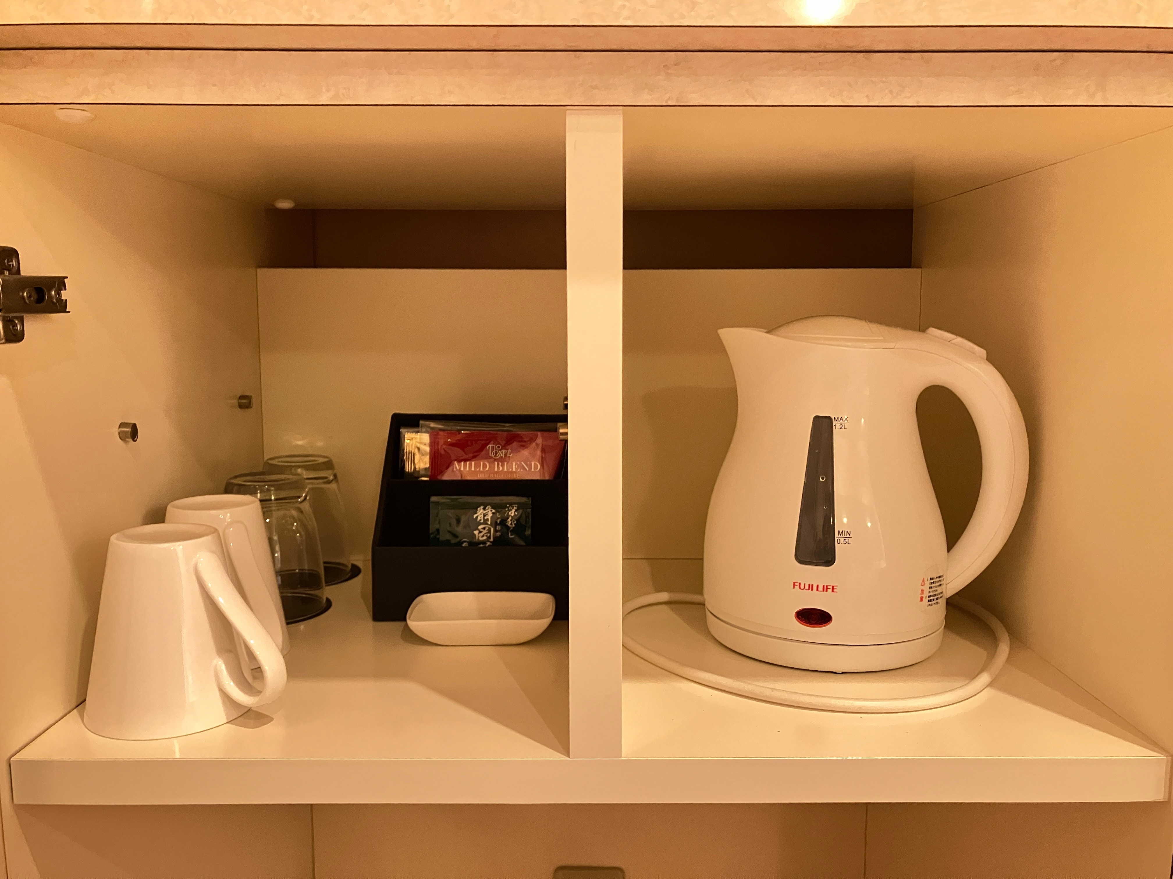 Guest room (kettle/amenity)