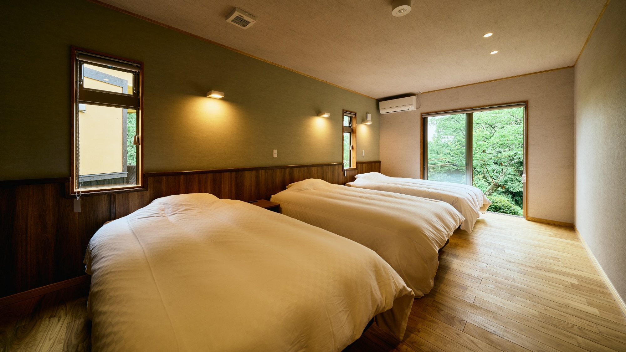 [Bettei Sakura / Western-style room example] Bedroom. We promise you a good night's sleep on Simmons beds.