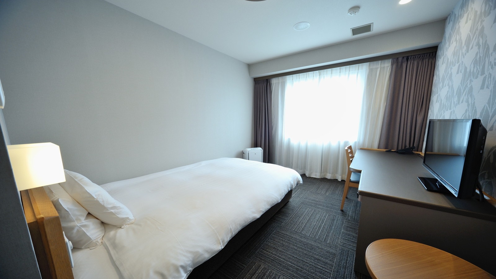 Semi-double room [No smoking] (120 & times; 195 cm) Approximately 14.4-14.7 square meters