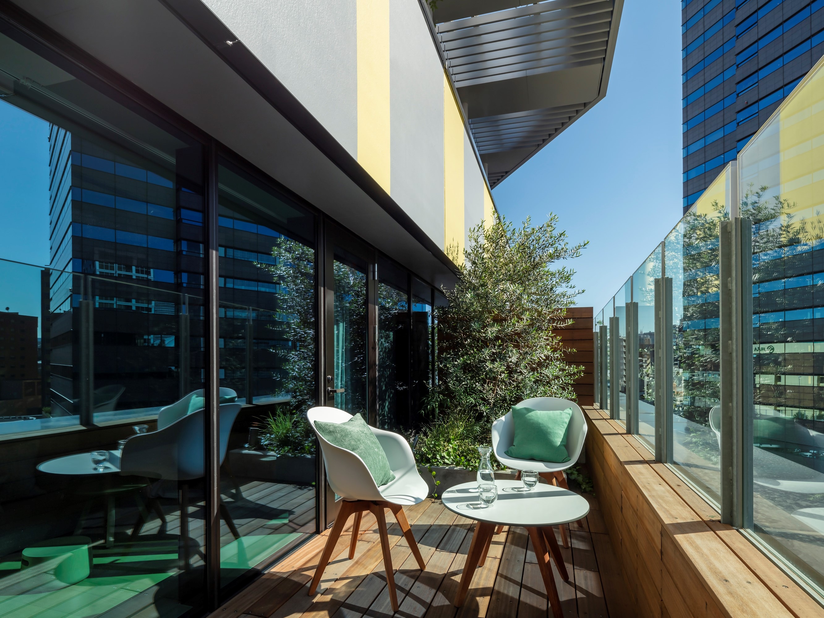 Kamar Balkon (Hijau)