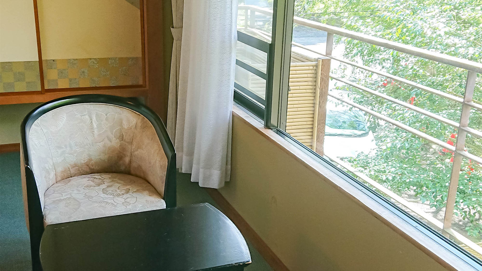 ・You can enjoy the scenery that changes with the seasons from every room.