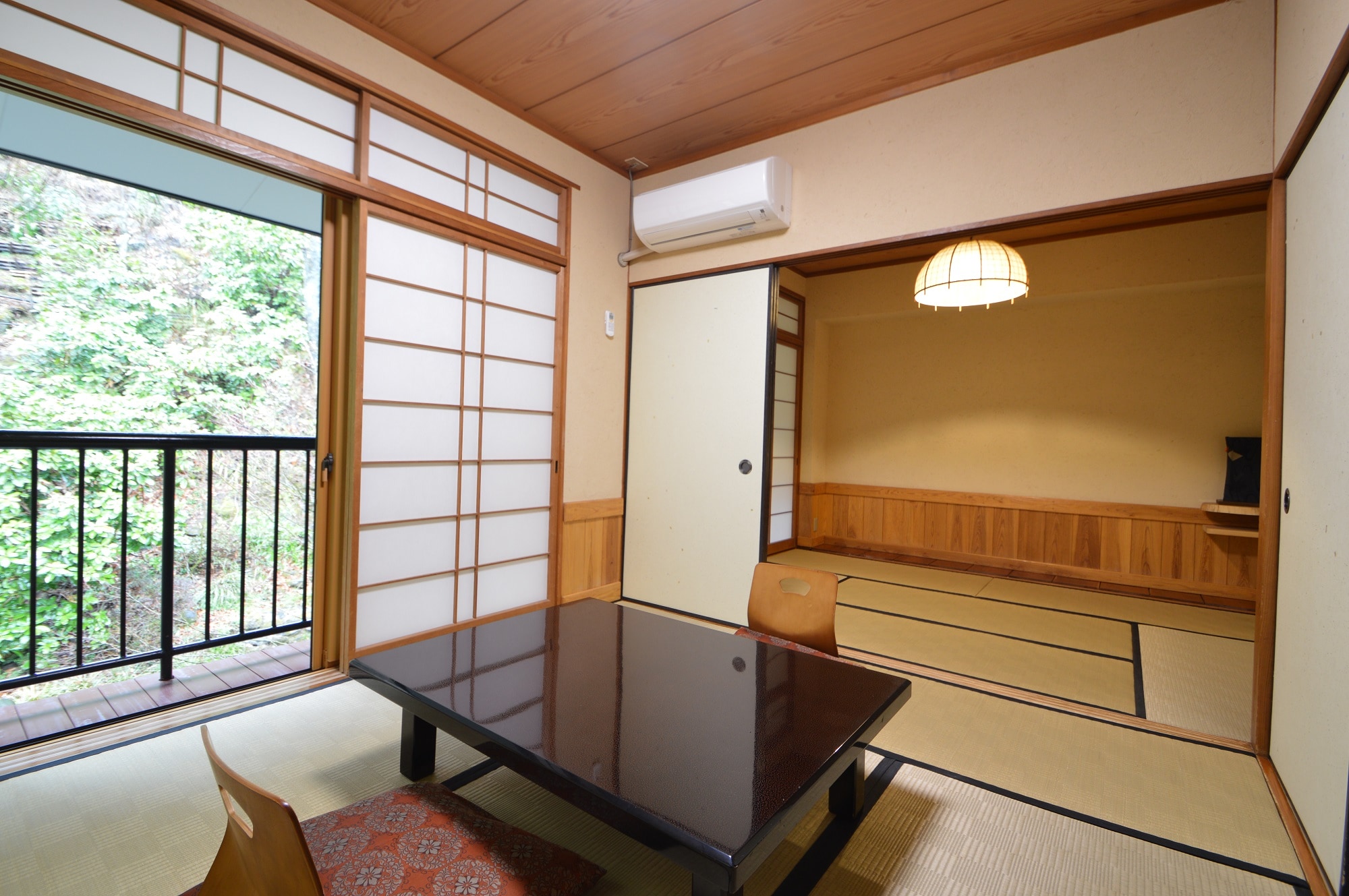 Main building, mountain side, 2nd floor, size selected
