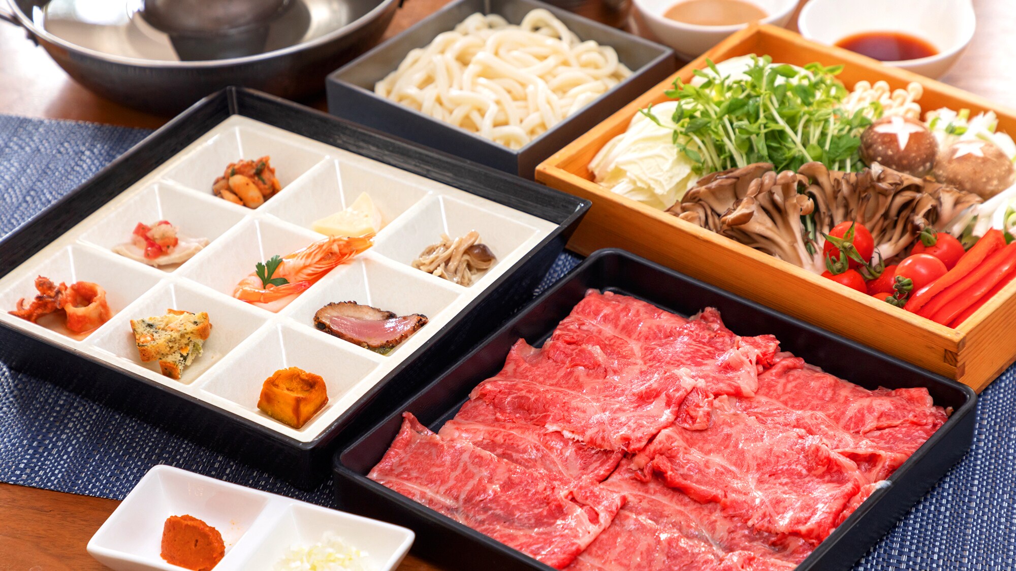 [Shabu-shabu dinner in your room]