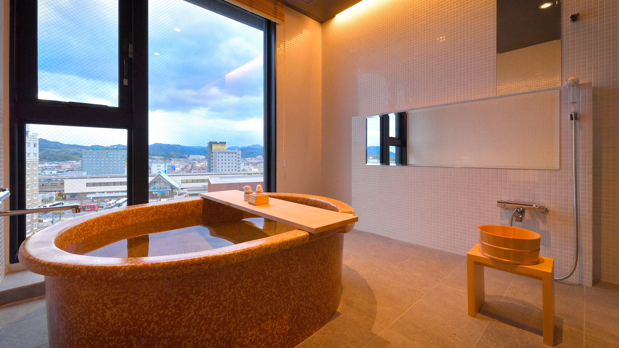 <Separate bathroom and toilet> [Non-smoking] Suite room (1-6 persons)