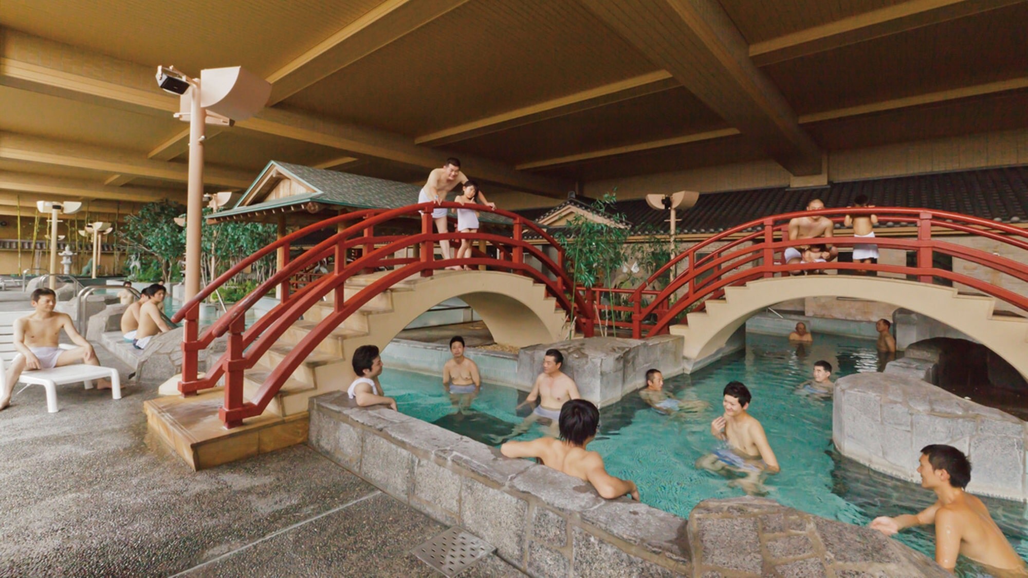 ** [Ryugu-tei Ryugu-no-Yu：天文台大浴場Uchiyu]您可以像游泳池一樣享受的大型公共浴場“Senju-no-Yu”。
