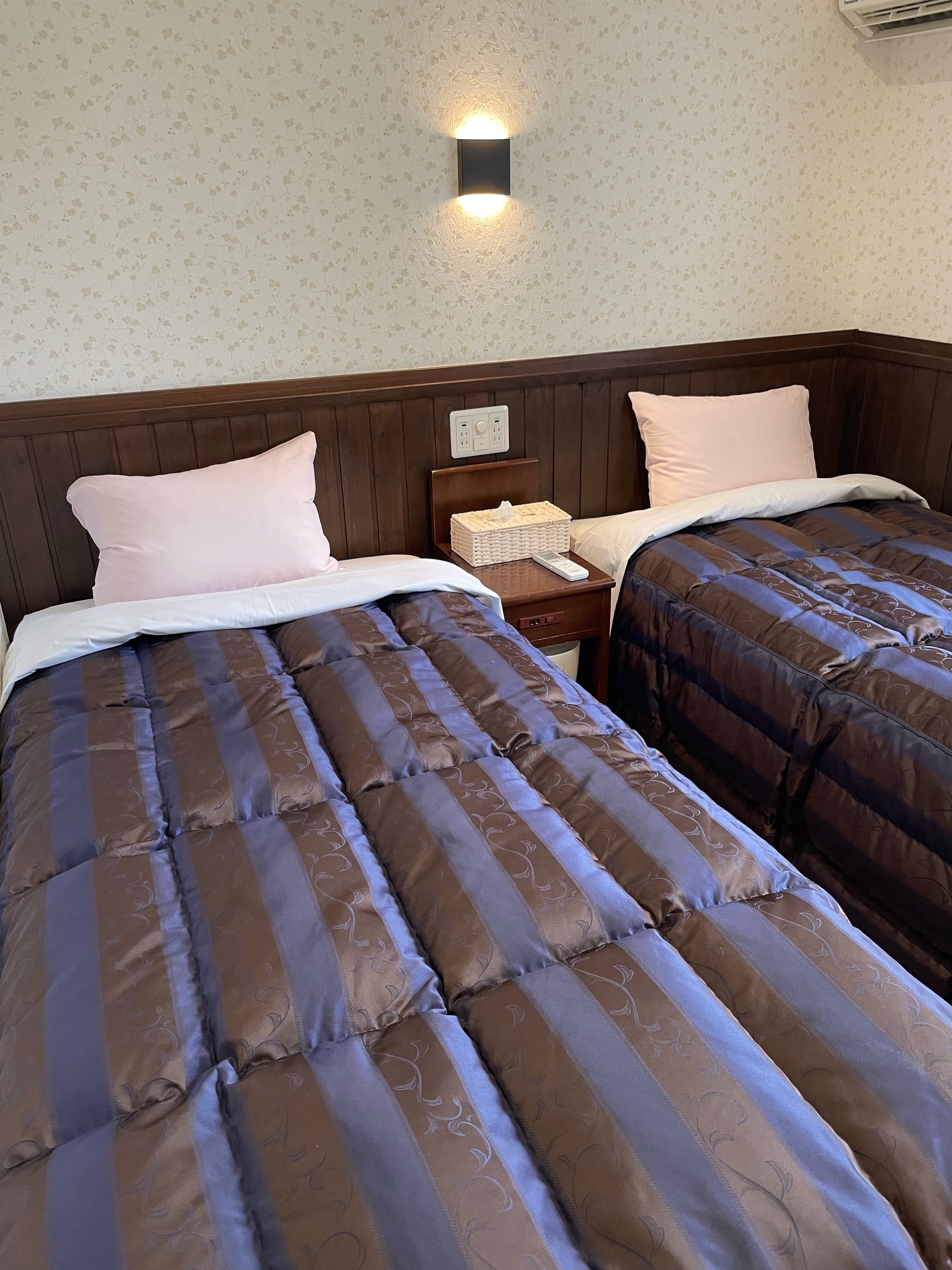 Kamar bergaya Barat 201