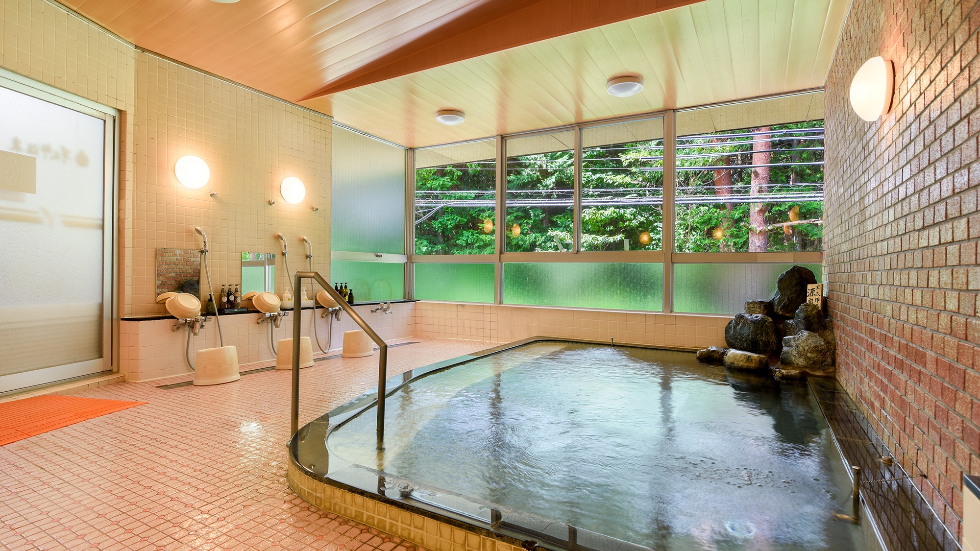 *[Hayataro Onsen] No water added! A soft, skin-beautifying bath that wraps around the skin and eliminates the need for lotion.
