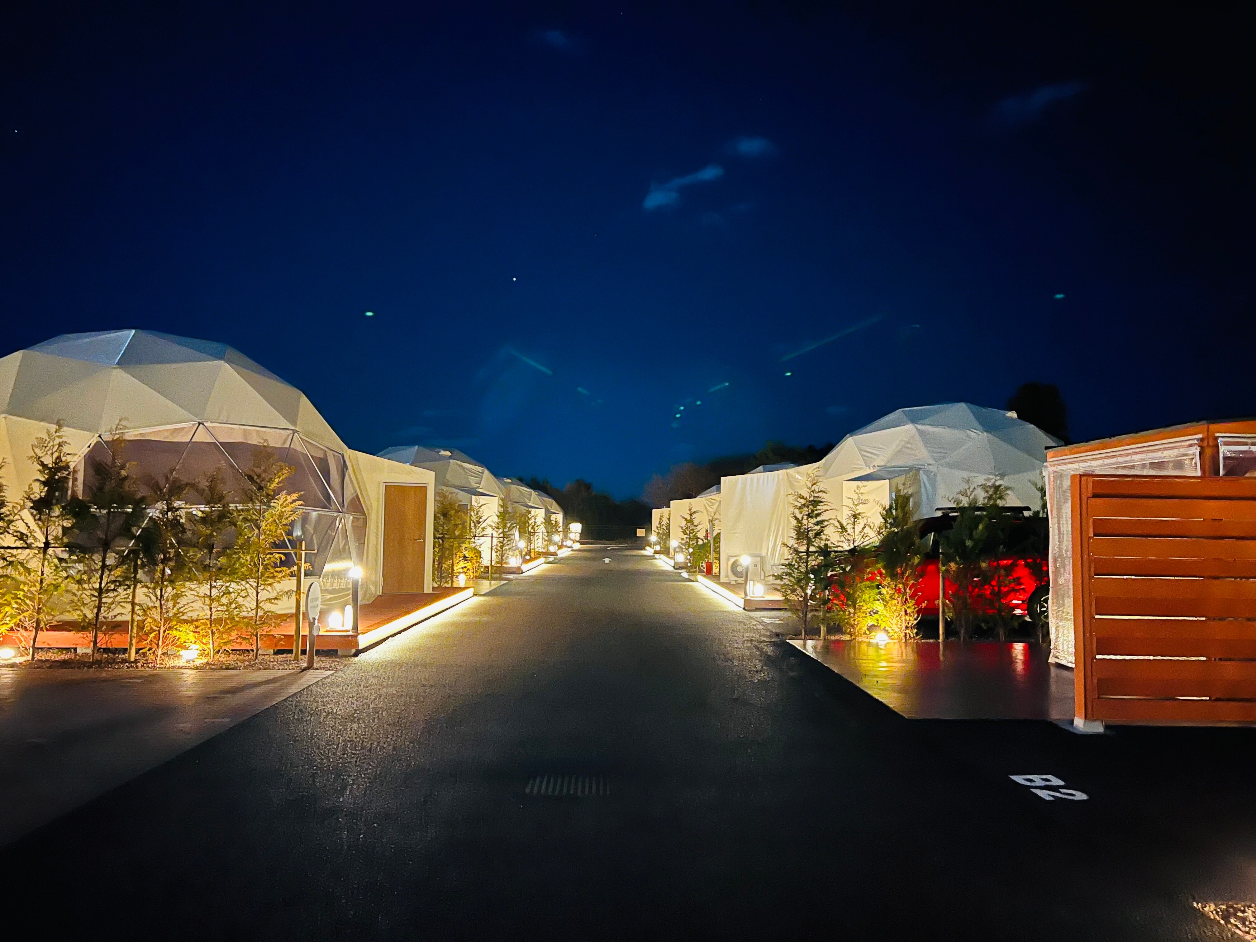 Coton Hitachinaka Grand Villa: Eksterior di malam hari