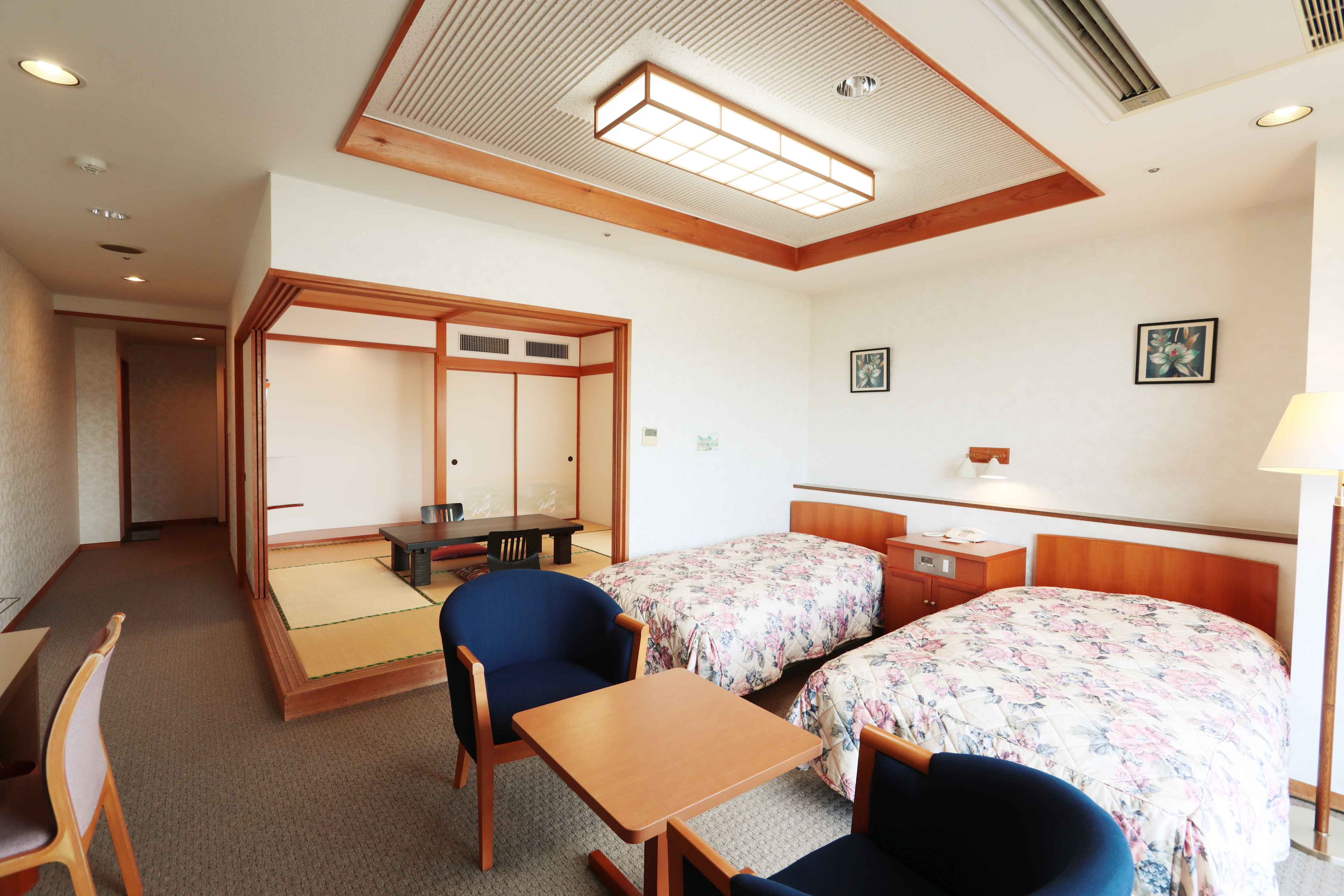Japanese-Western style room (1)