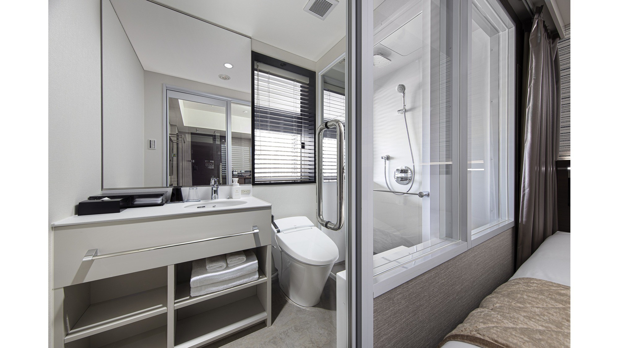 Moderate double washbasin