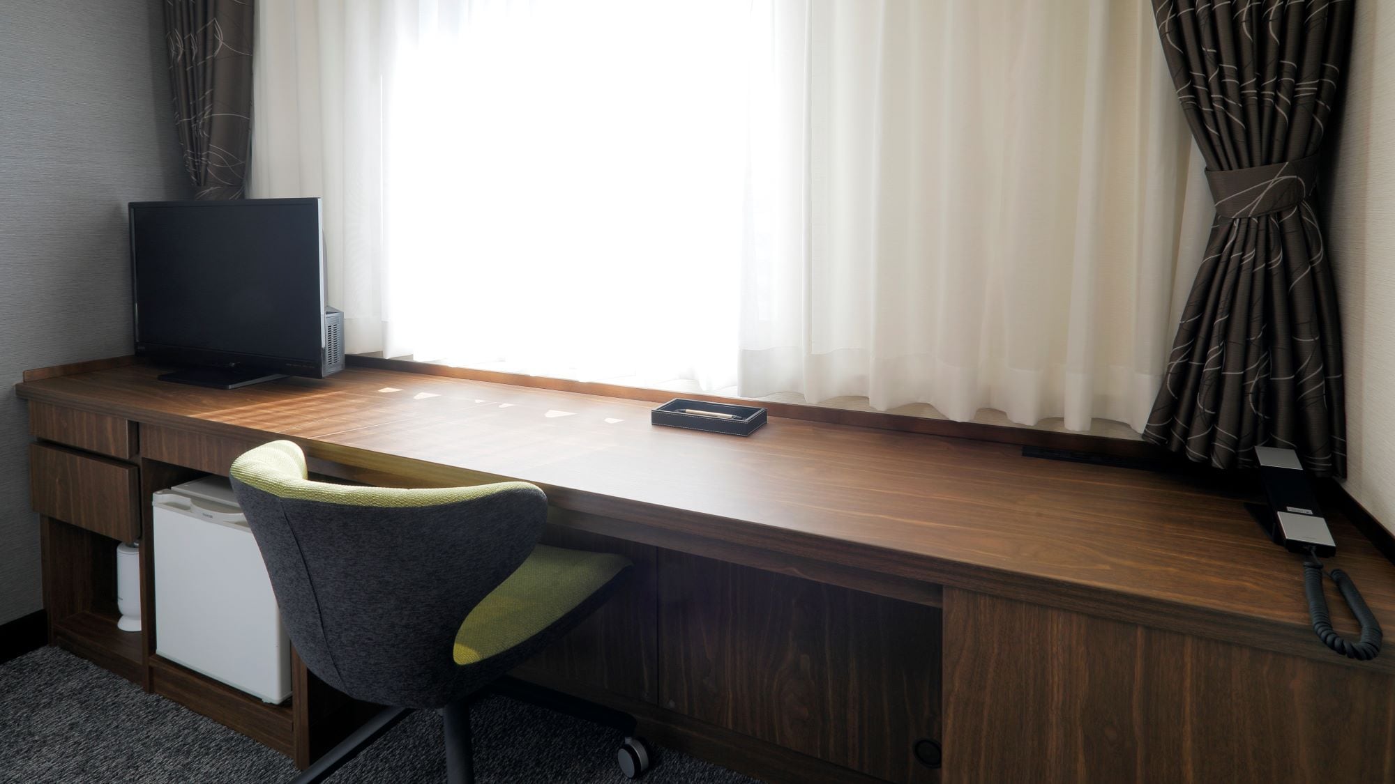 Moderate Double Room / Wide Desk ~