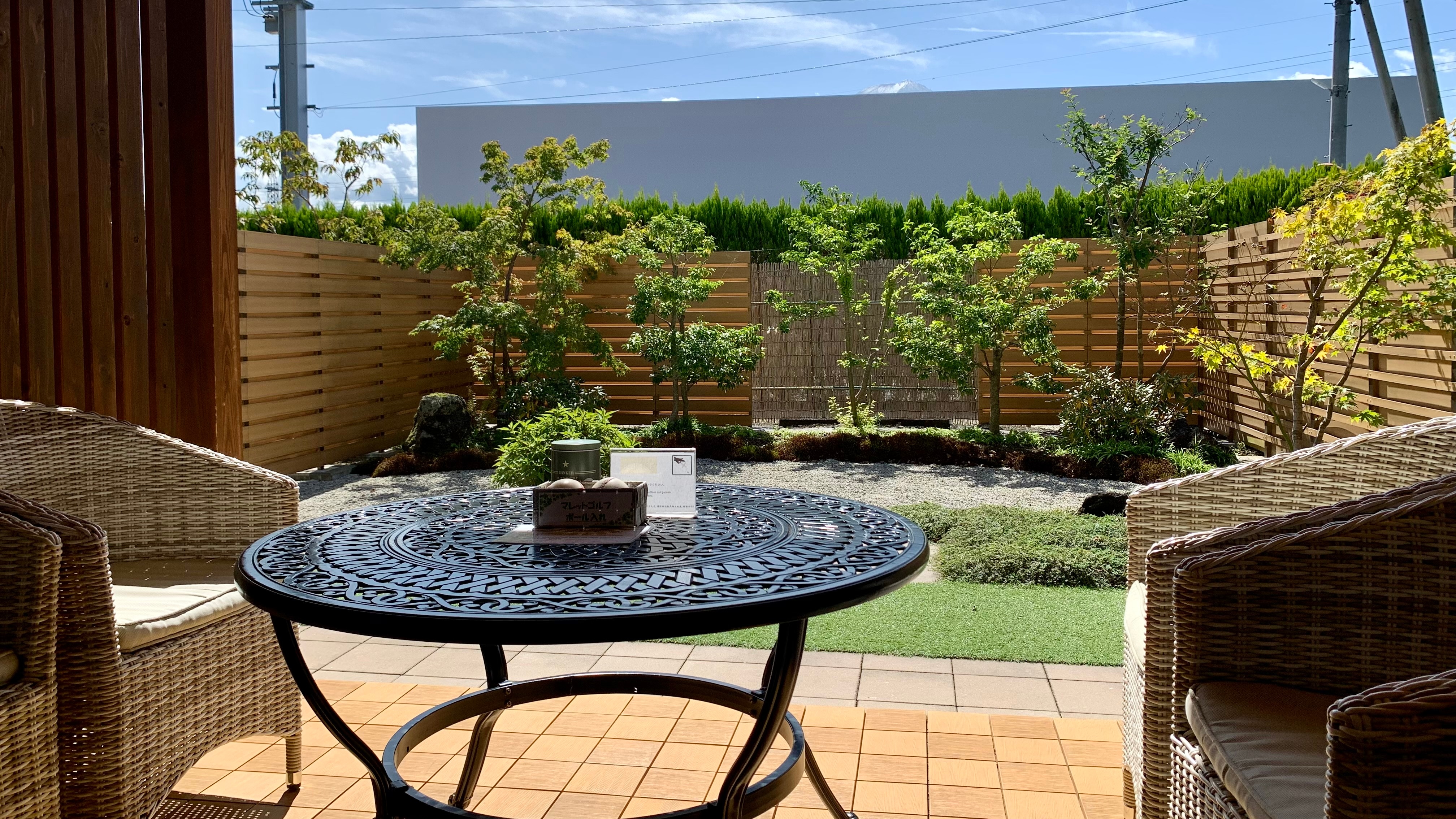 Garden terrace where you can enjoy the small garden [Garden Twin]