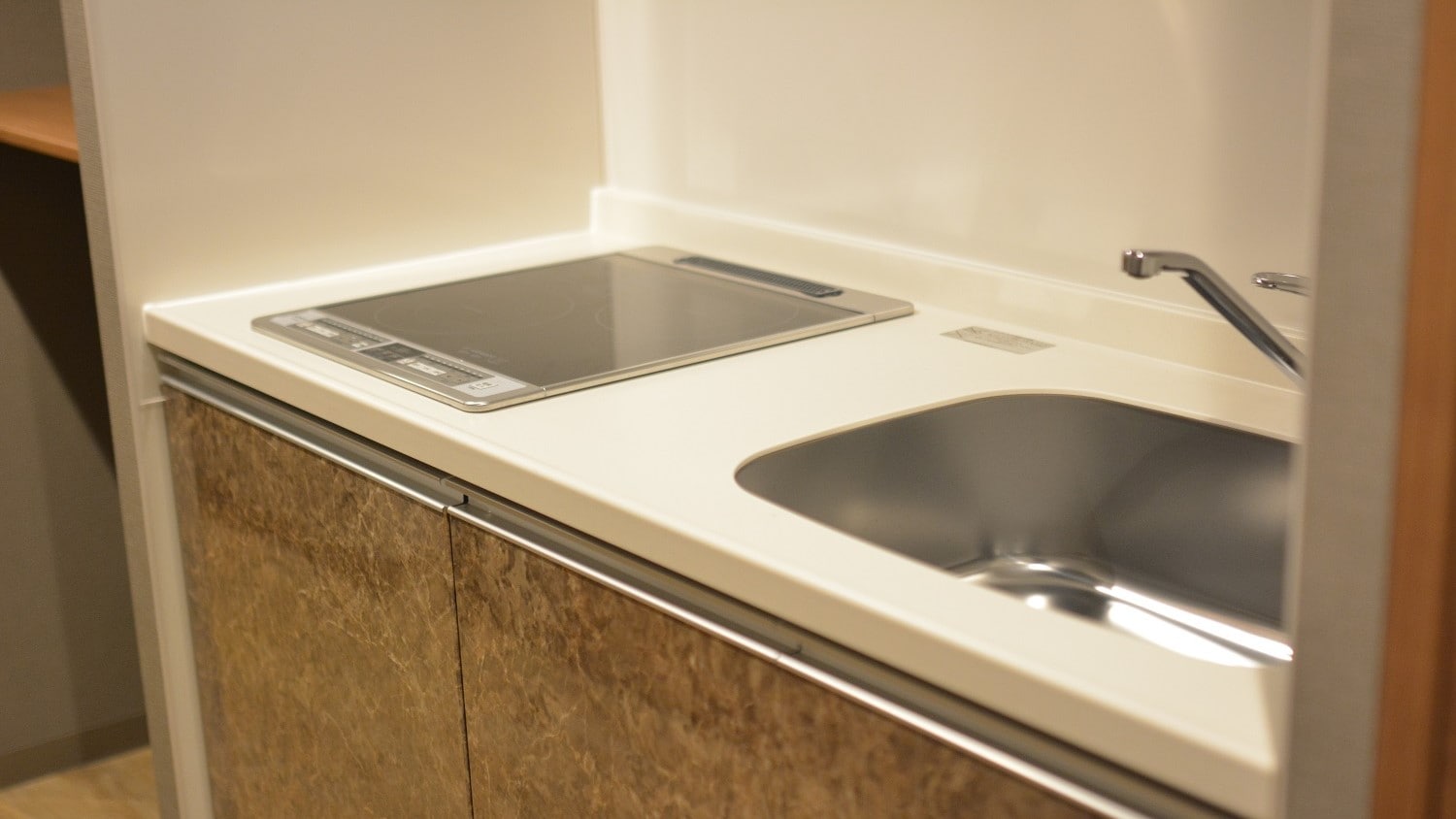 We also have a system kitchen equipped with HI stoves in all rooms ♪