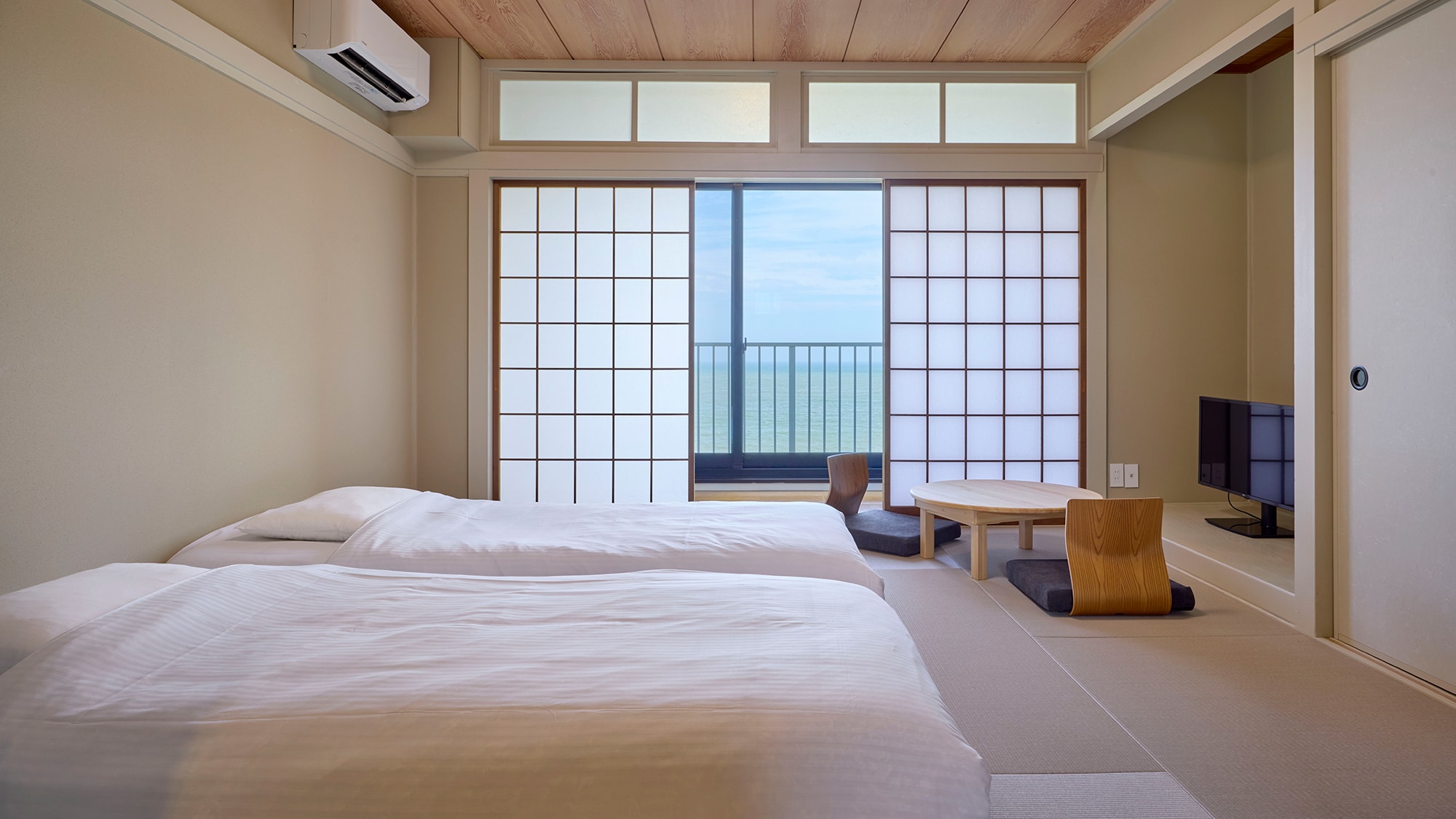 Standard Japanese Room (8 tatami mats)