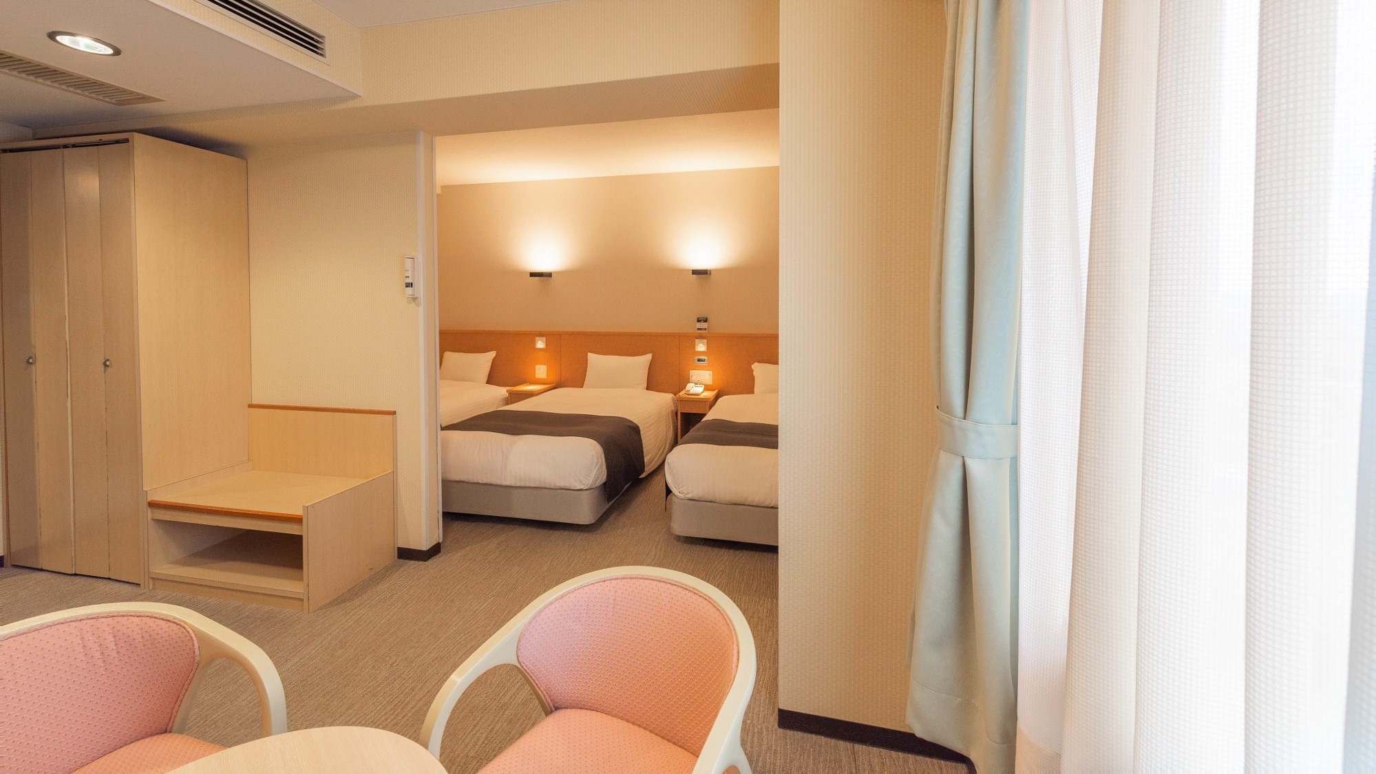 [Non-smoking] Triple room (3 Simmons beds) 27 square meters/Living side