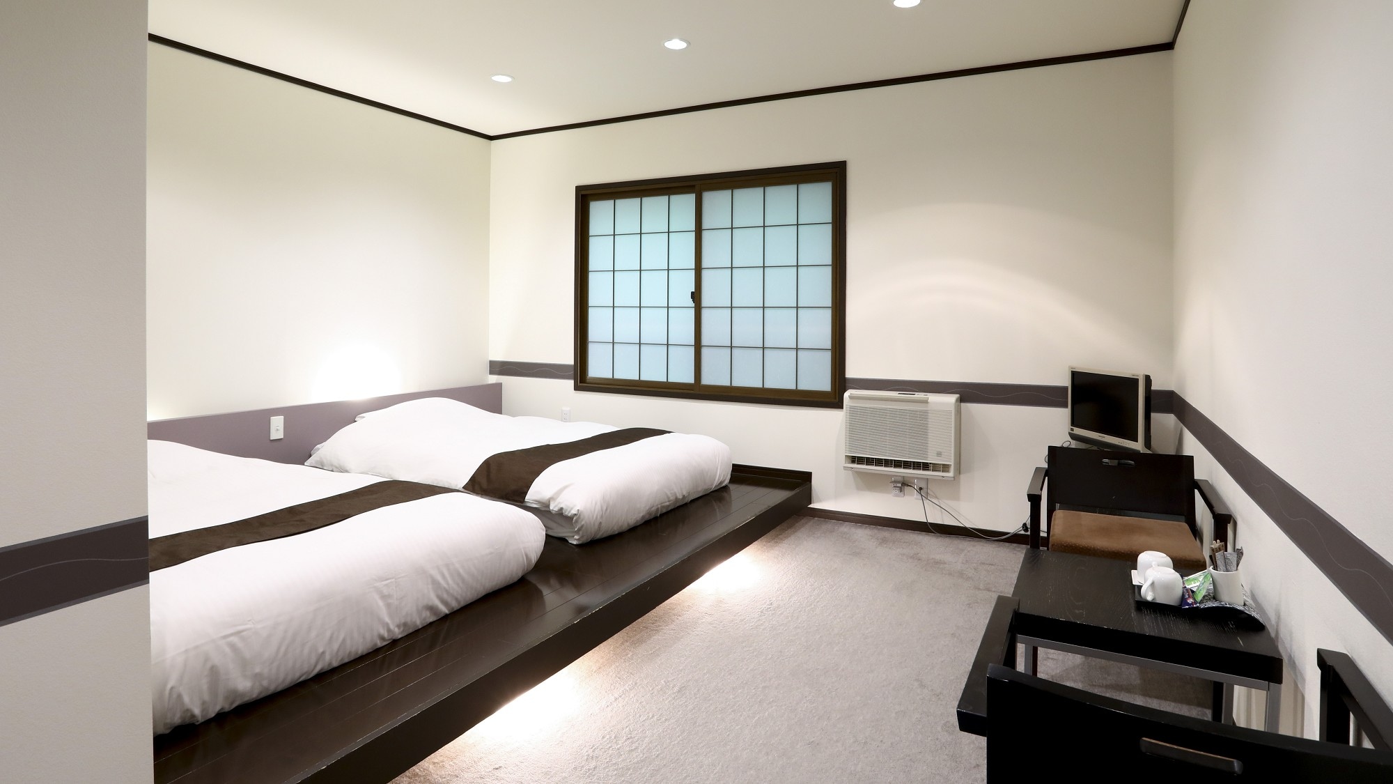 [Modern Western-style twin room] 8 tatami mat room