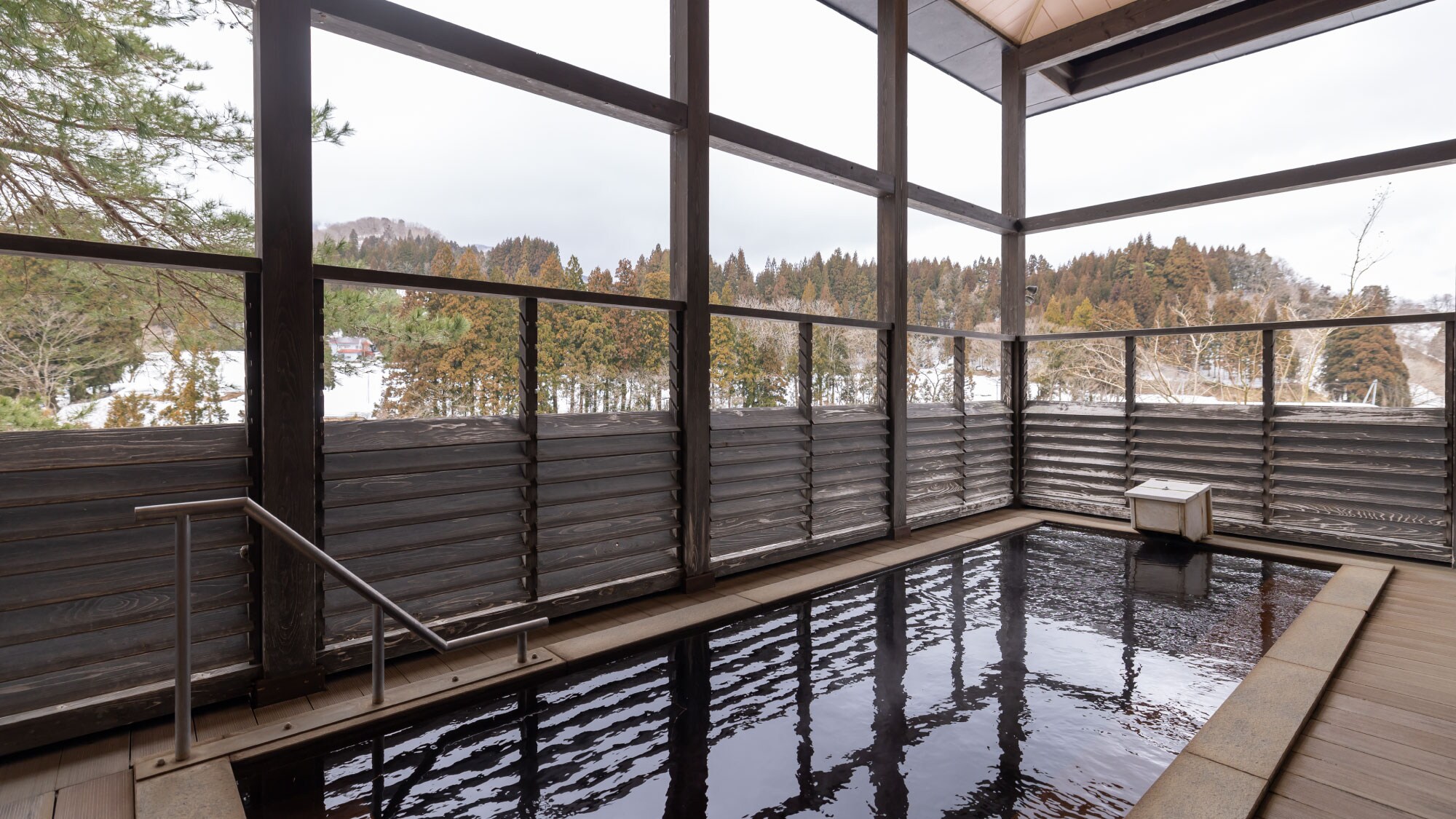 Open-air bath