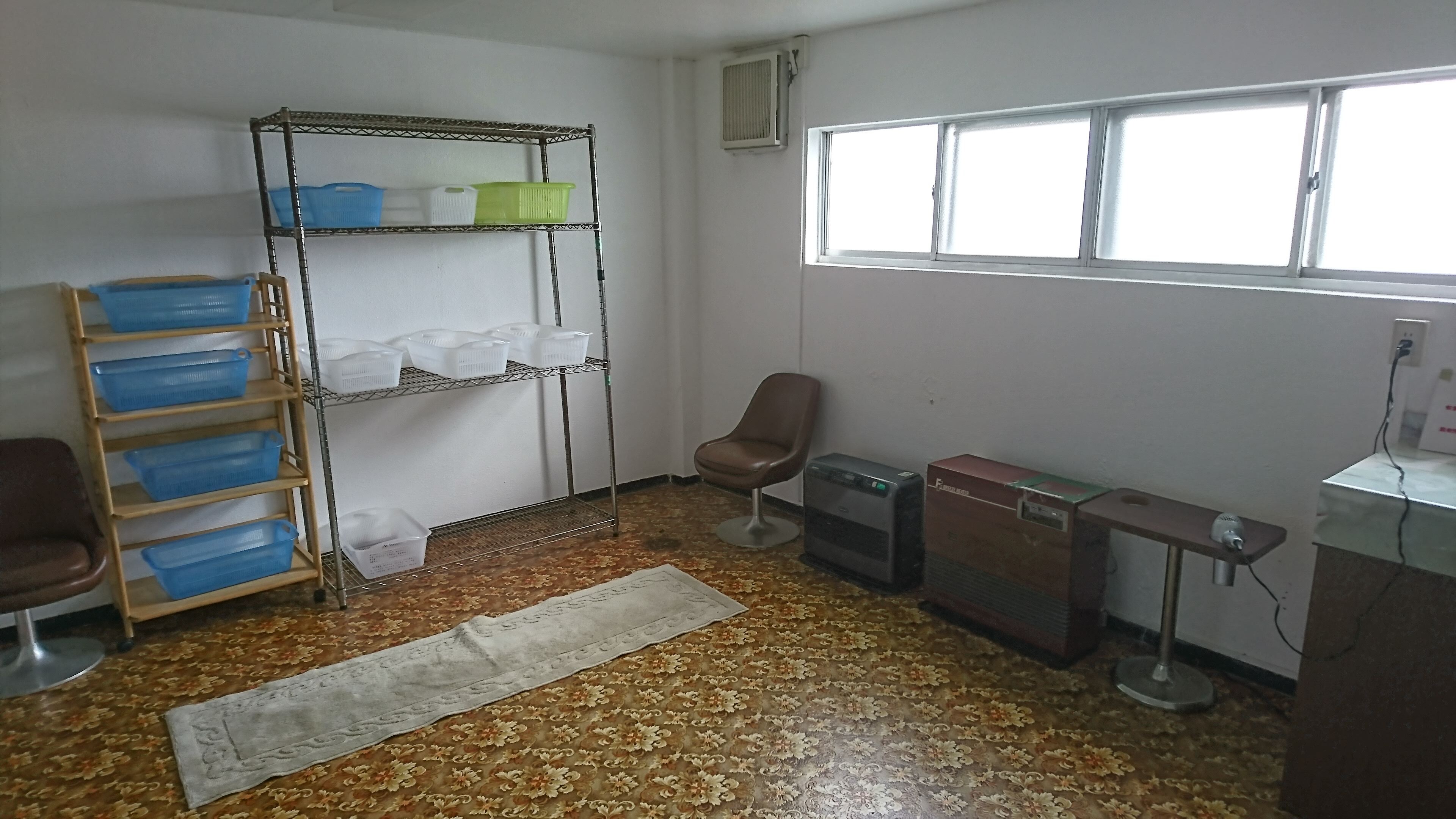 Phòng thay đồ tắm nam