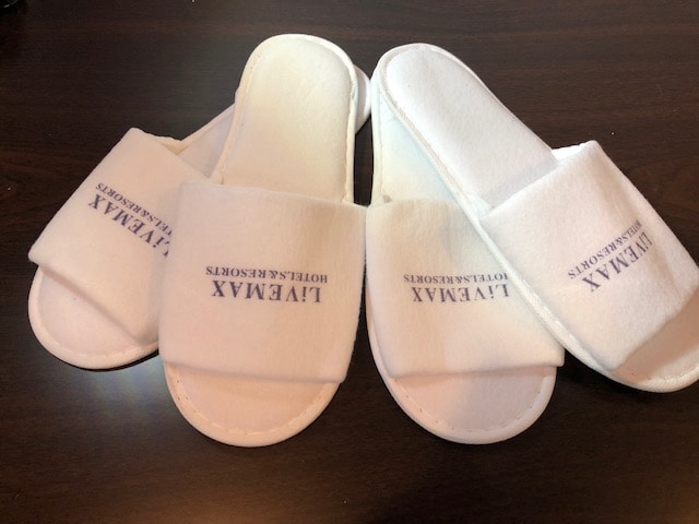 ◆ Slippers ◆ Contains the Live-Max logo.