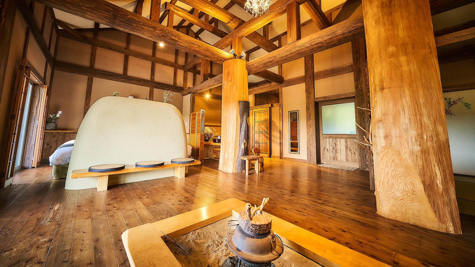 ・[Agyan/Kogyan] The room is spacious, measuring approximately 132m². The high-ceilinged living room allows you to relax.