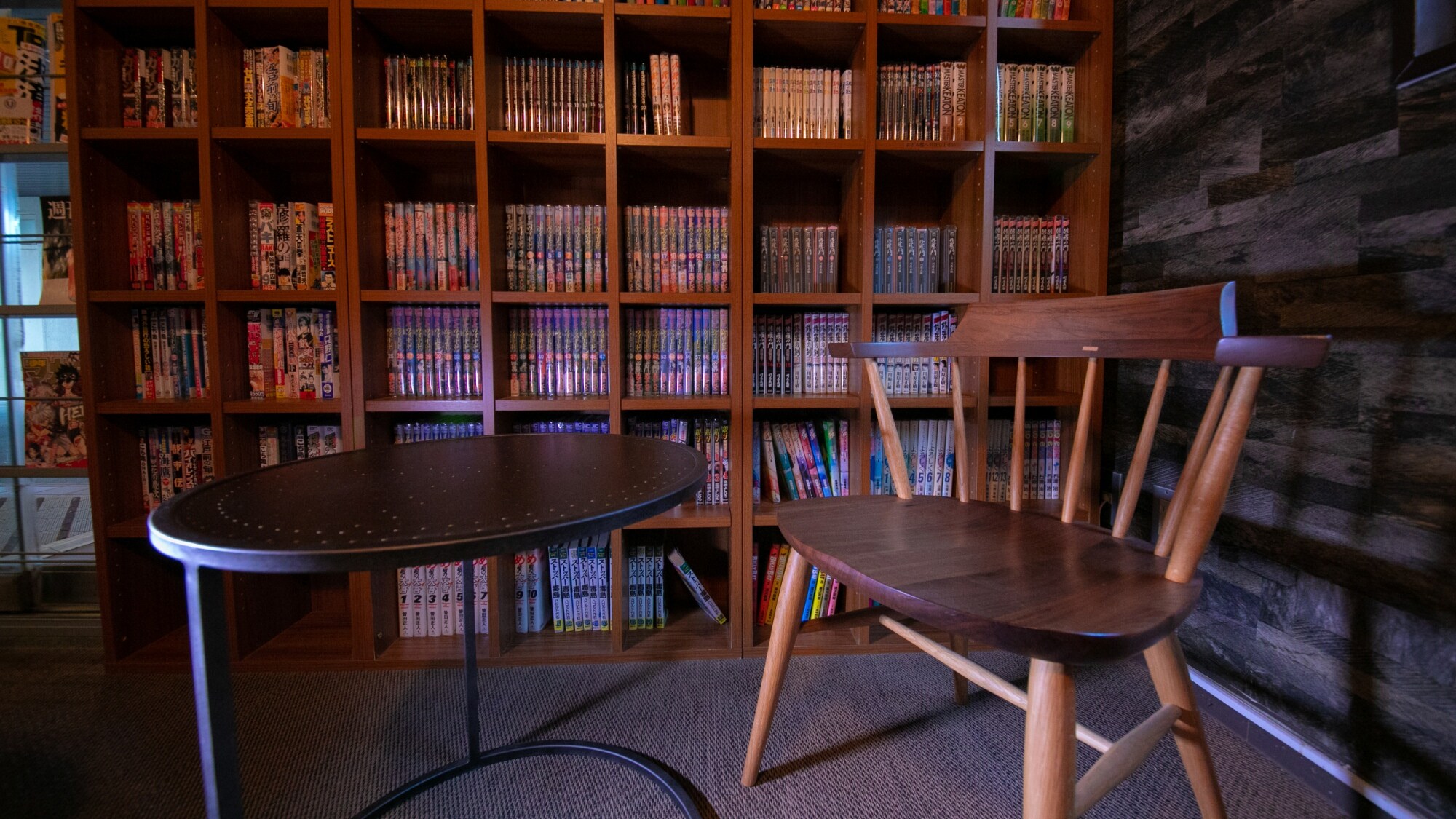 [สิ่งอำนวยความสะดวก] Manga Corner : เรามีหนังสือการ์ตูนประมาณ 3,000 เล่มให้เลือก (ฟรี)