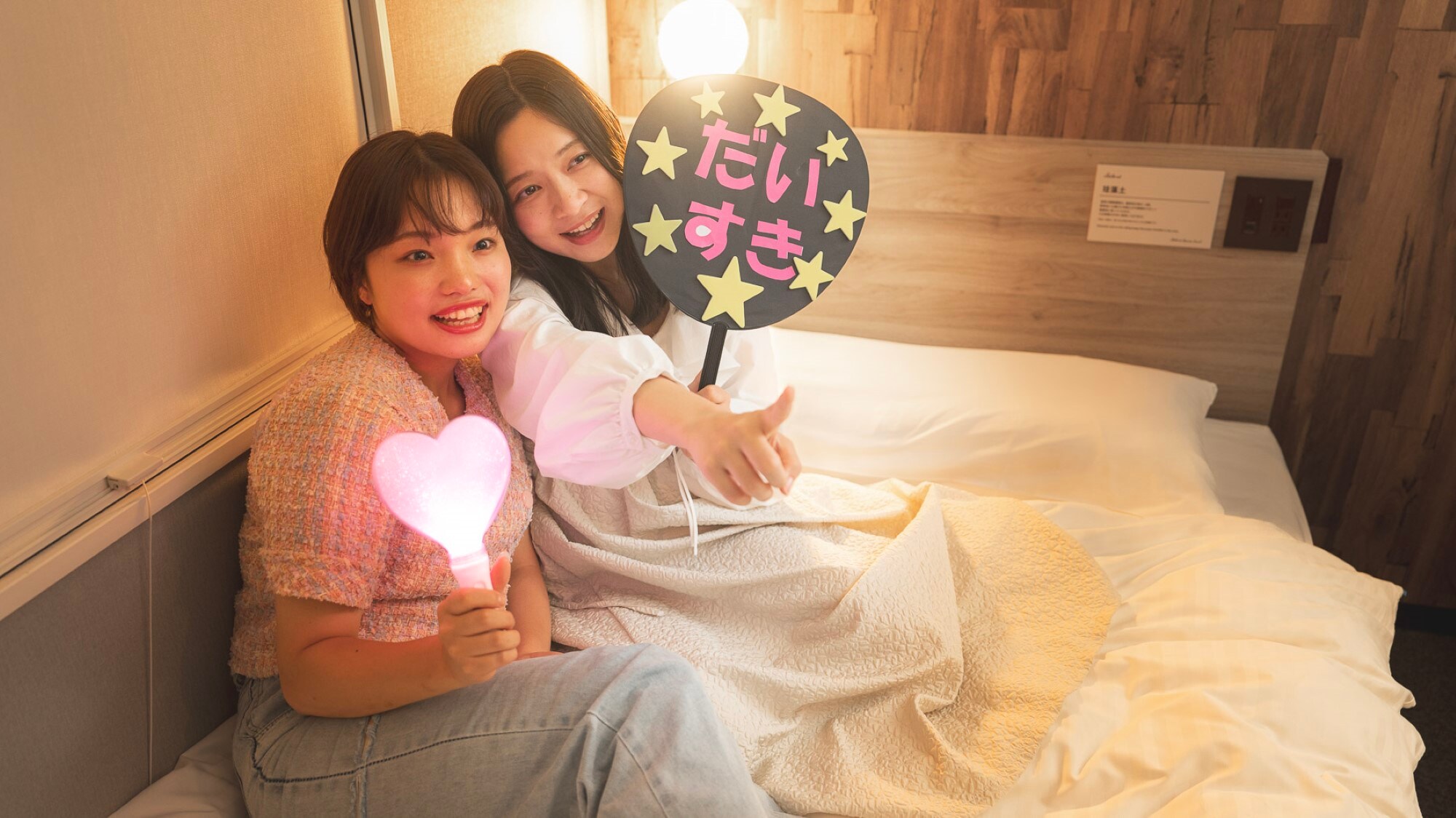 The powerful images make you feel like you're in a live concert venue!