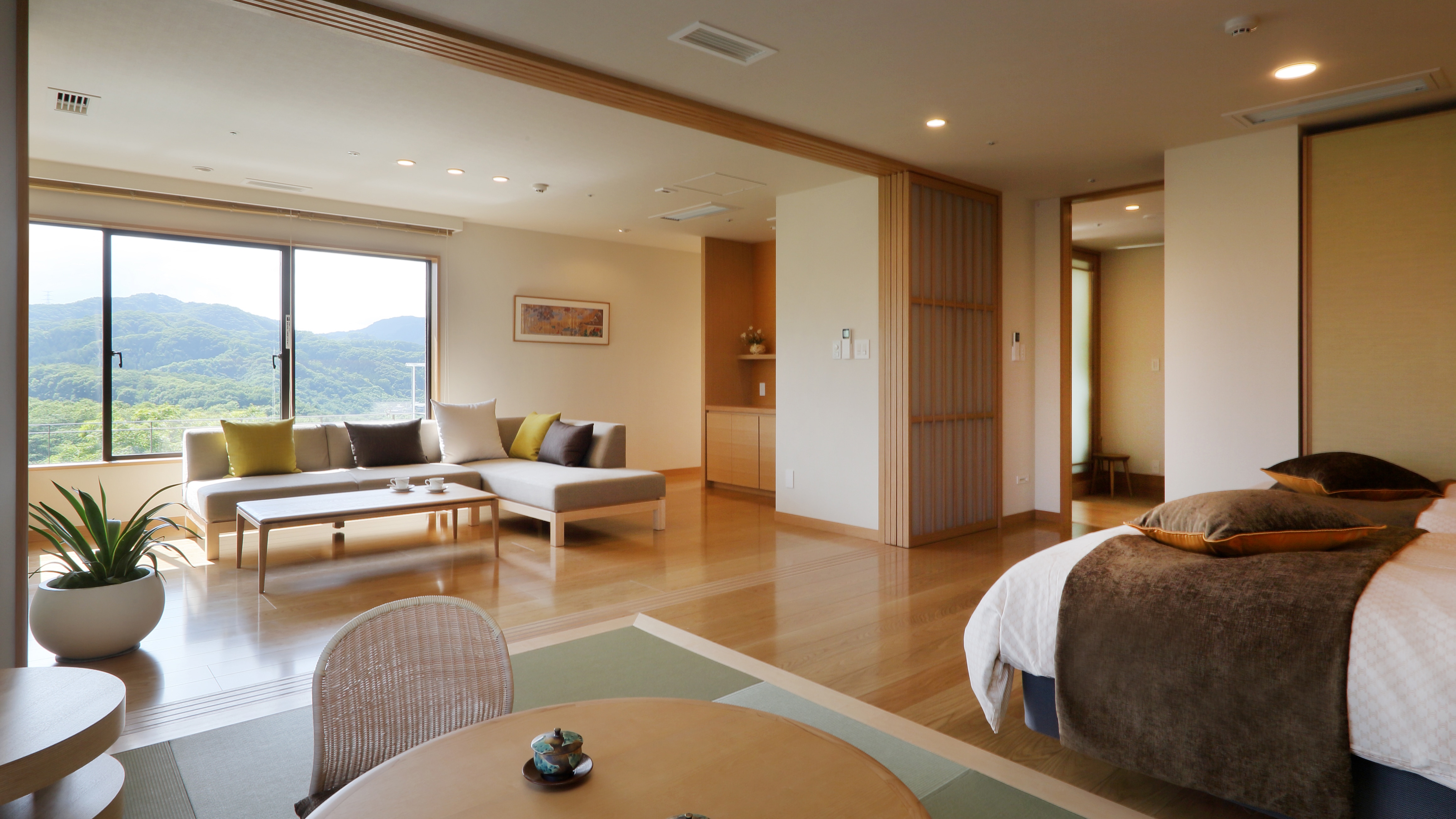 Japanese modern suite "Kagetsu"