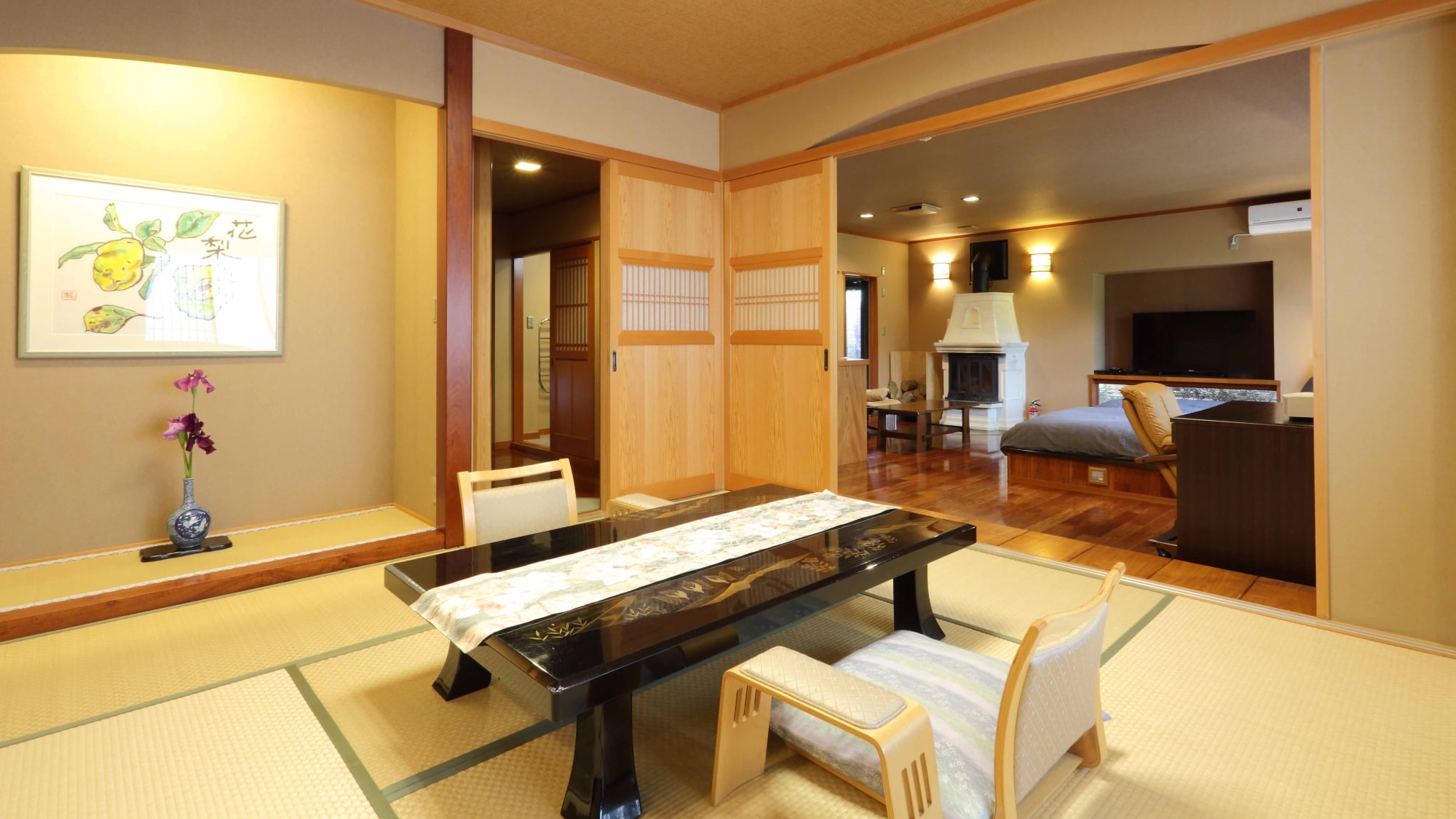 Kamar khusus dengan kamar mandi semi terbuka [Karin] / Kamar bergaya Jepang dengan 10 tatami + kamar tidur dengan 18 tatami + kamar mandi semi terbuka