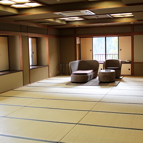 [☆ General guest room ☆] A spacious Japanese-style room with a capacity of up to 16 people. Partitions are possible and restrooms are available separately for men and women!
