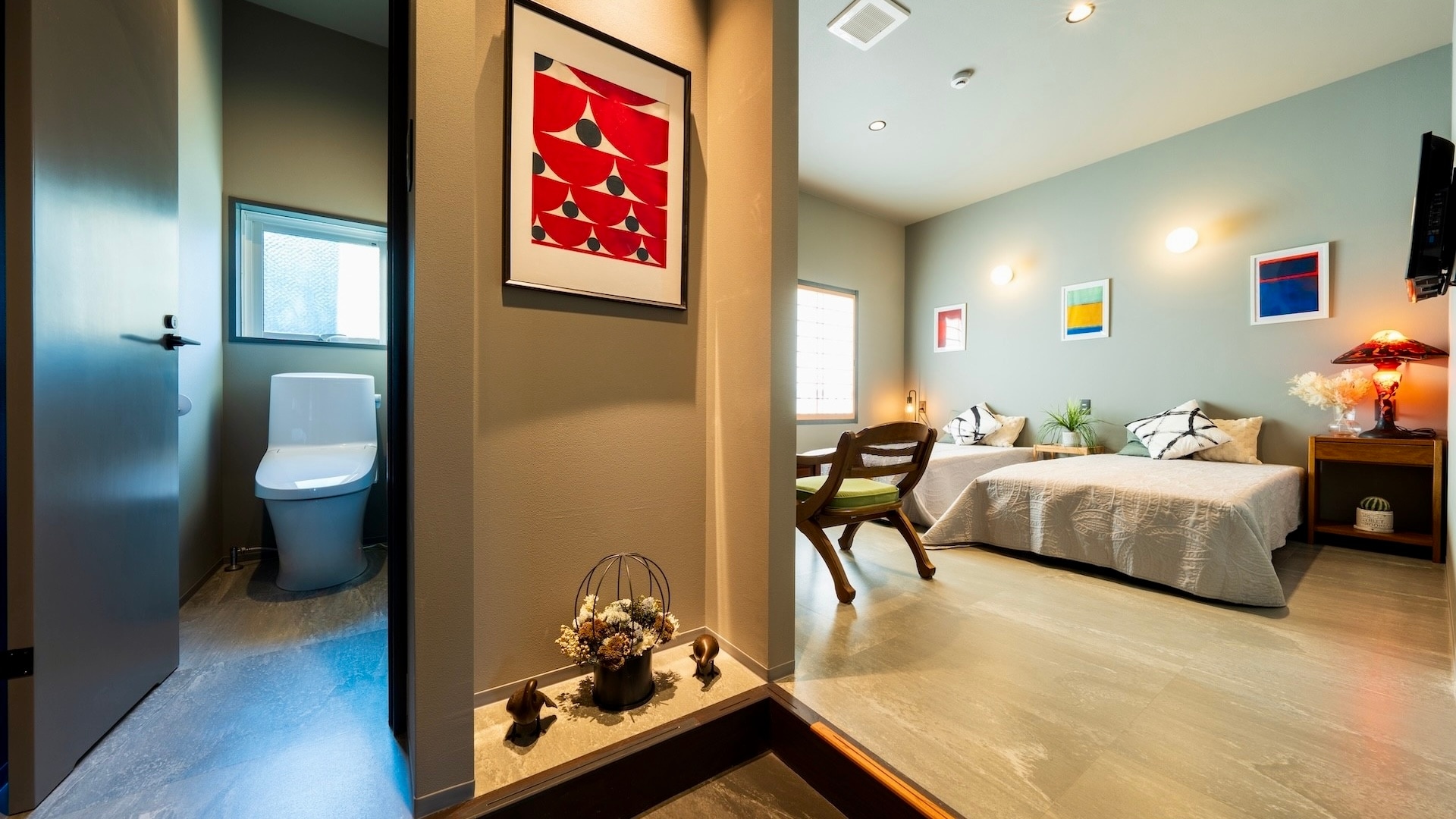 Room 2: Western-style room/twin