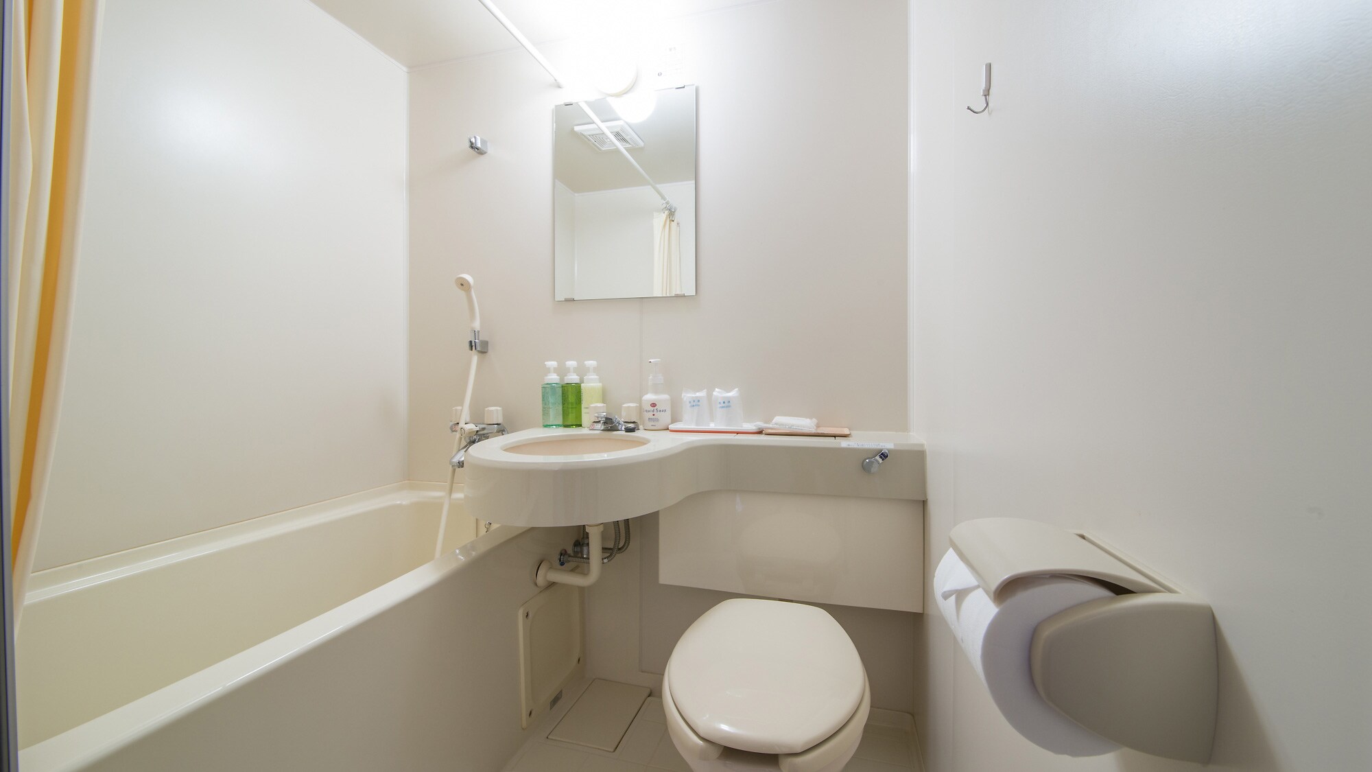 Unit kamar mandi dan wastafel tersedia