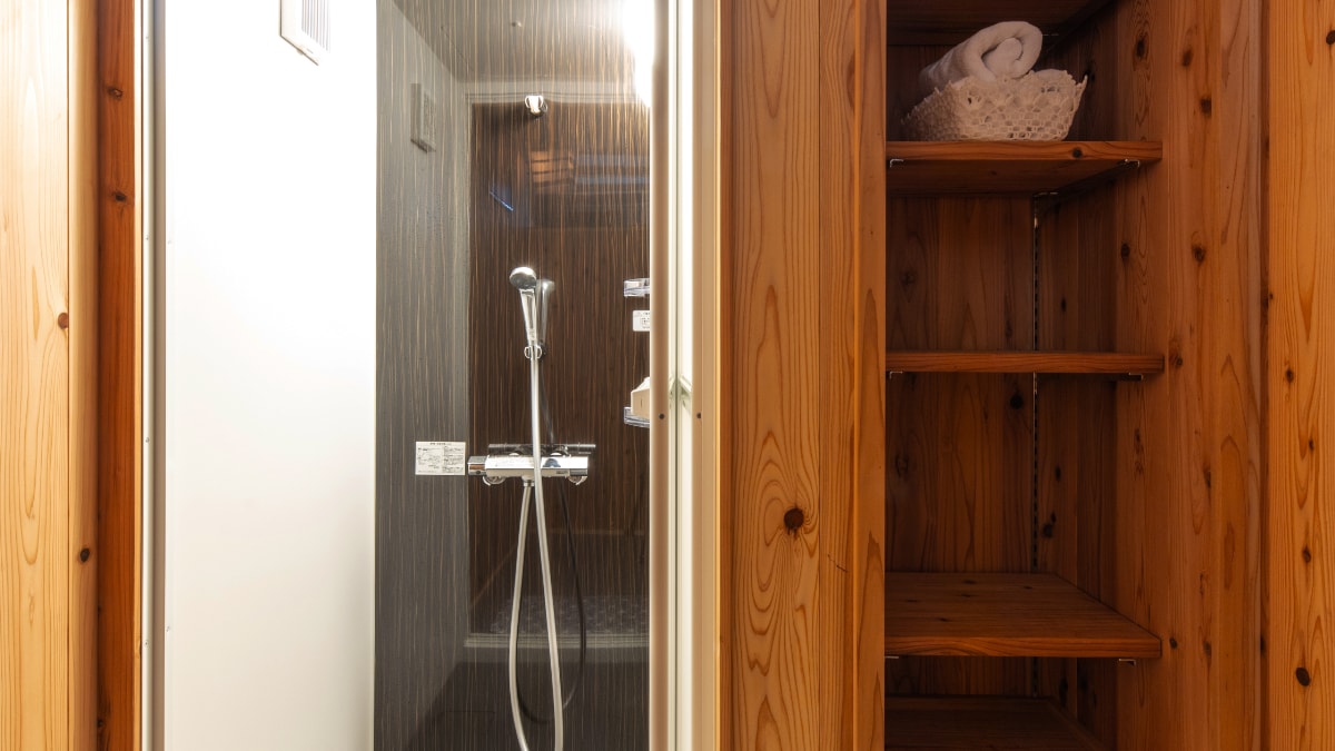 [Guest hall] Private shower