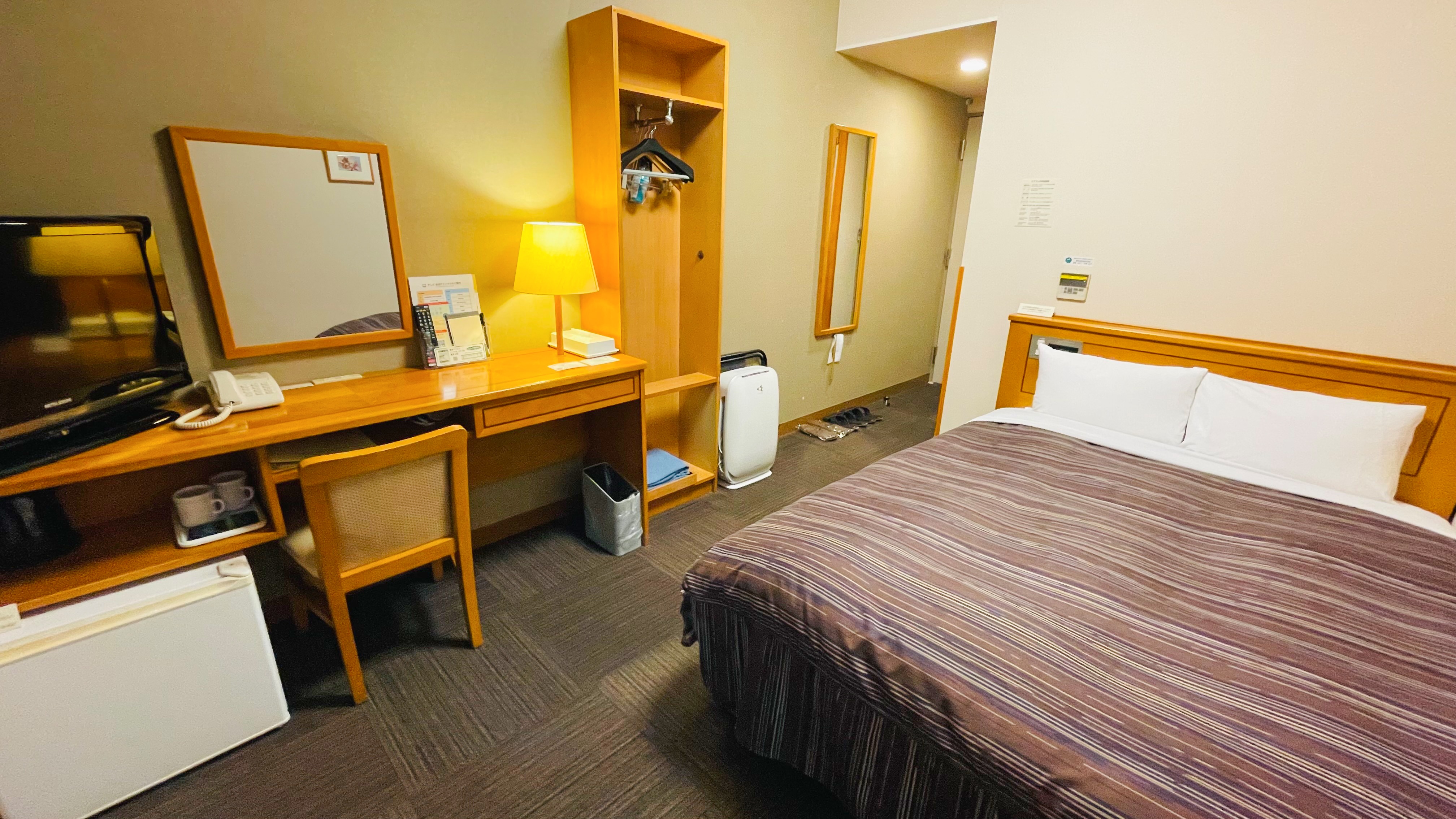 [Semi-double type] 12 to 13 m2 in size, 140 cm in bed width, one bed can be used by two people.