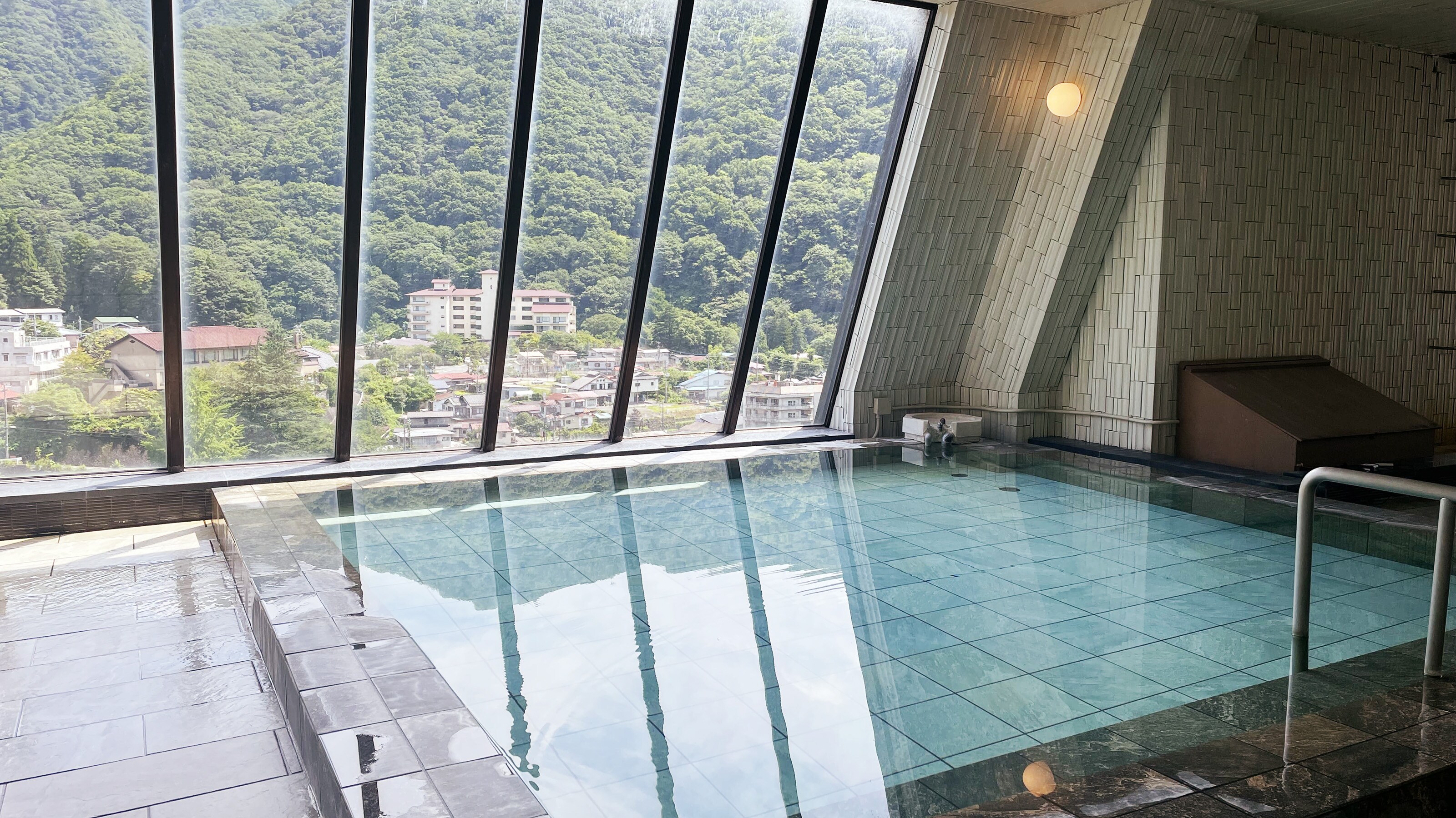 Kamar mandi besar panorama